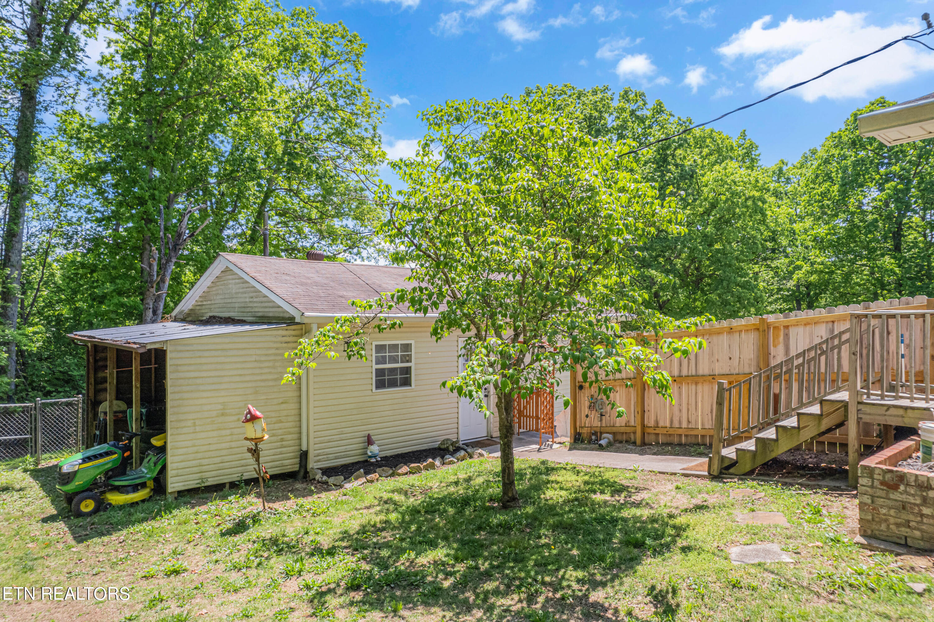 115 Blacksferry Loop