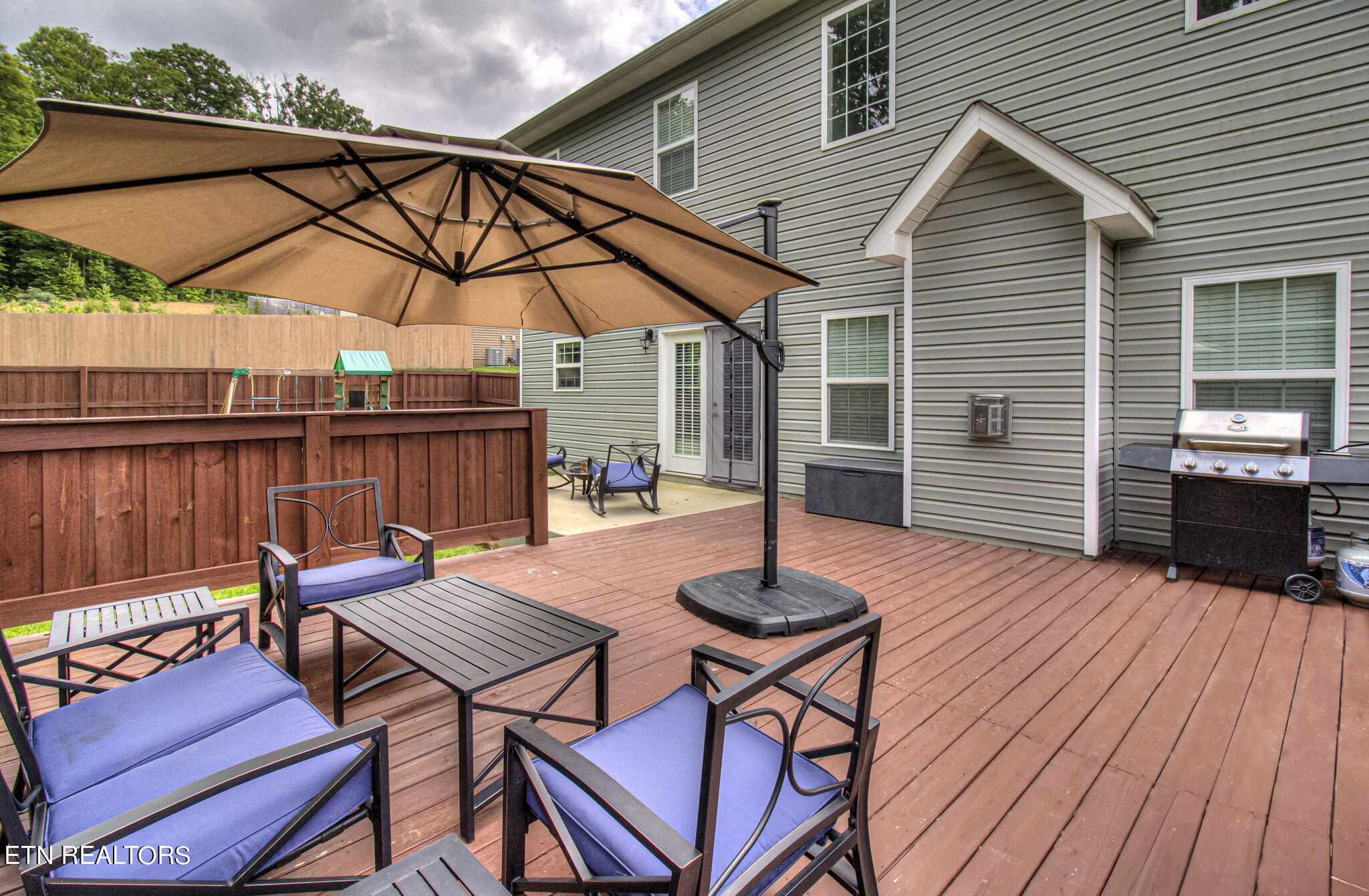 3206 Oakwood Hills Lane