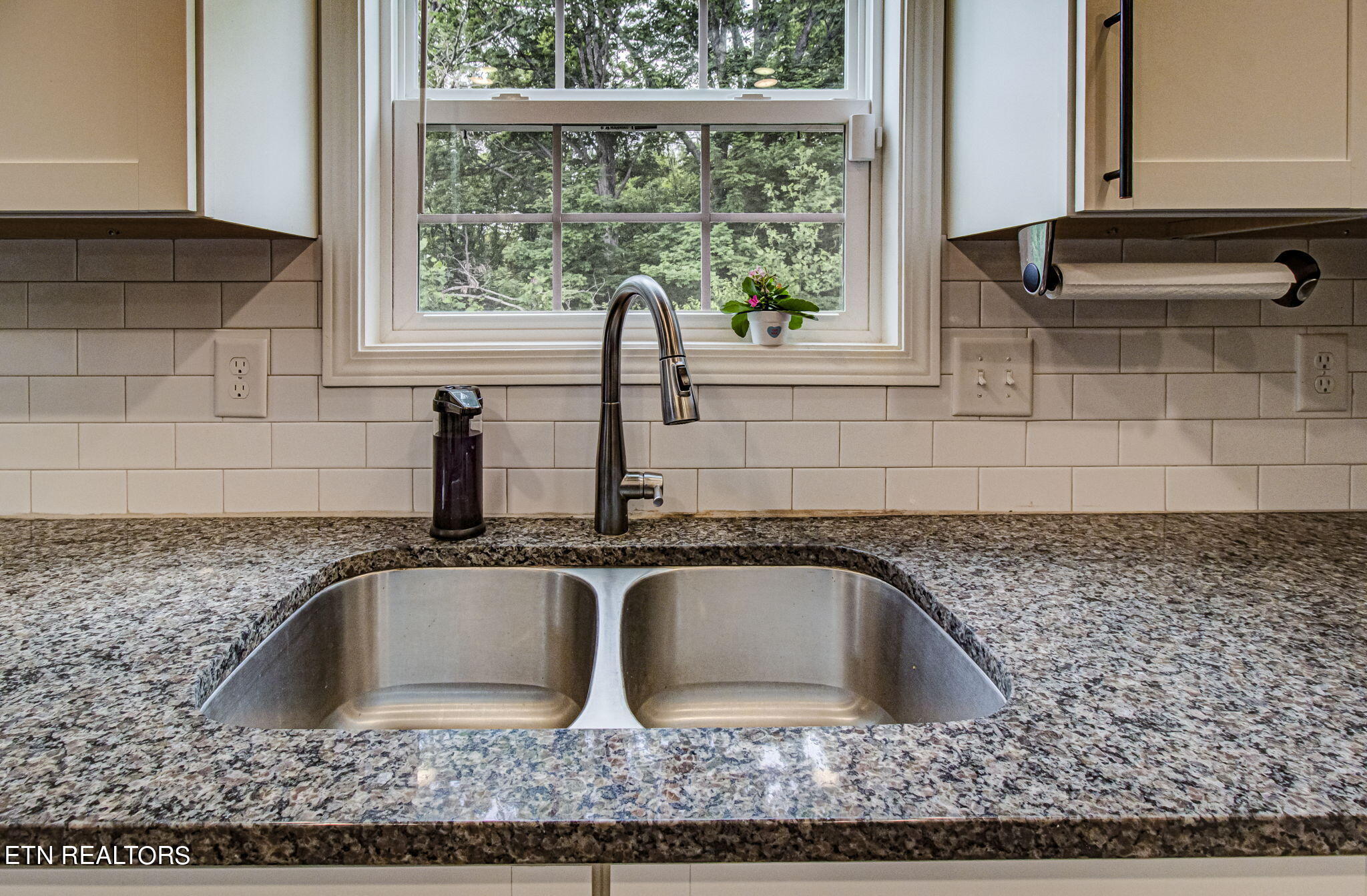 3206 Oakwood Hills Lane