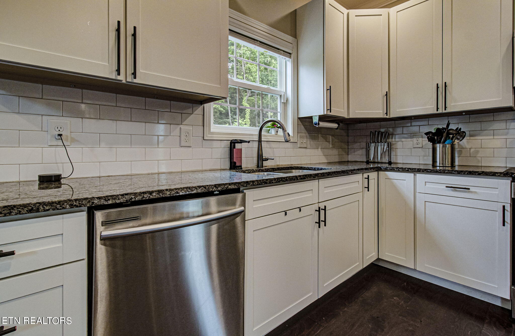 3206 Oakwood Hills Lane