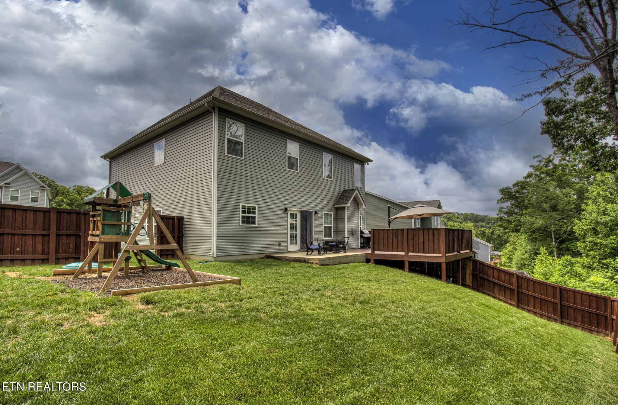 3206 Oakwood Hills Lane