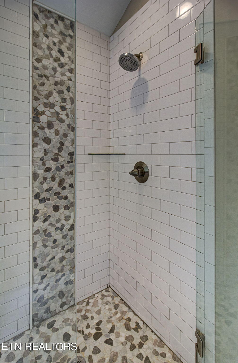 3206 Oakwood Hills Lane