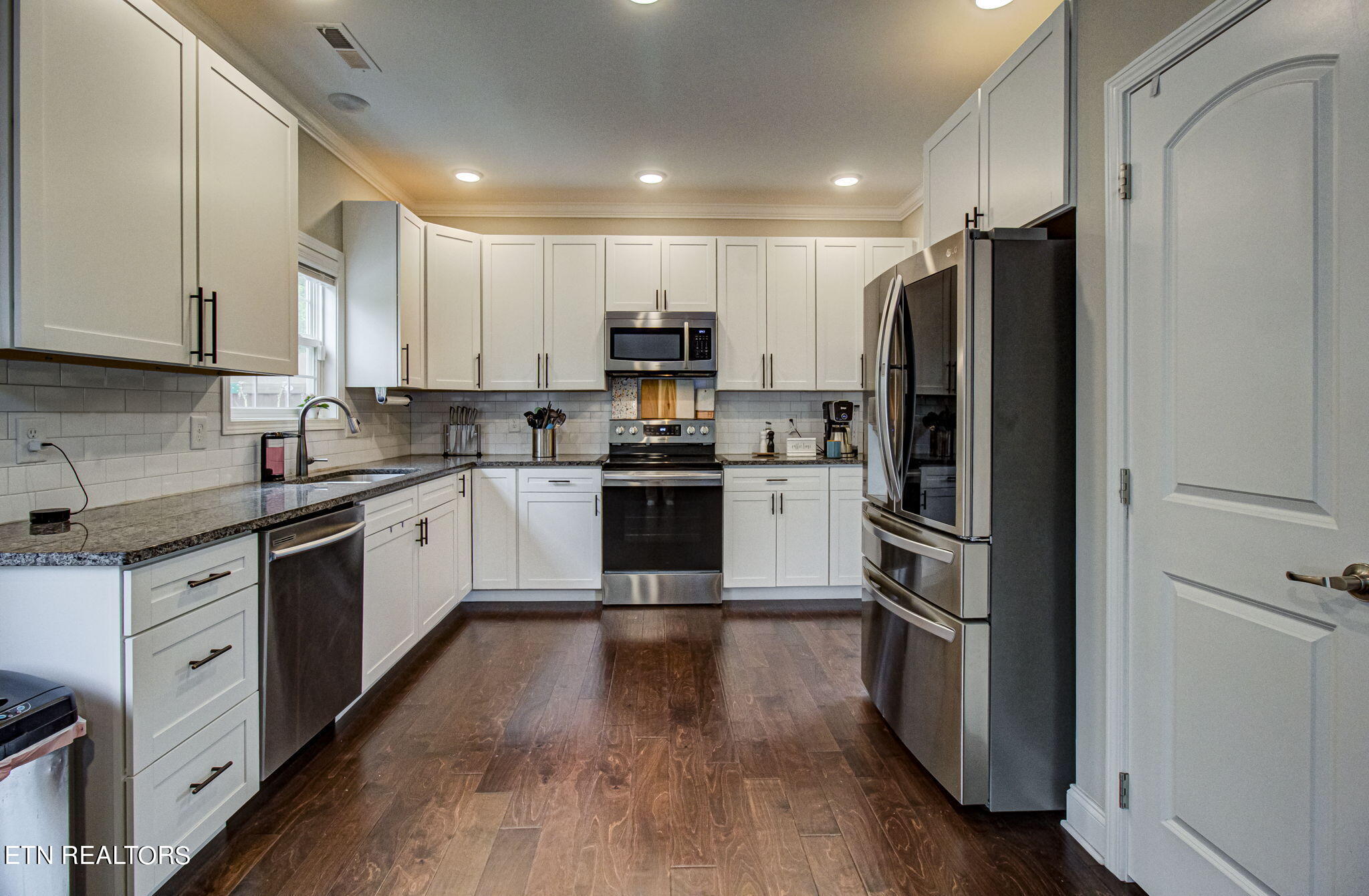 3206 Oakwood Hills Lane