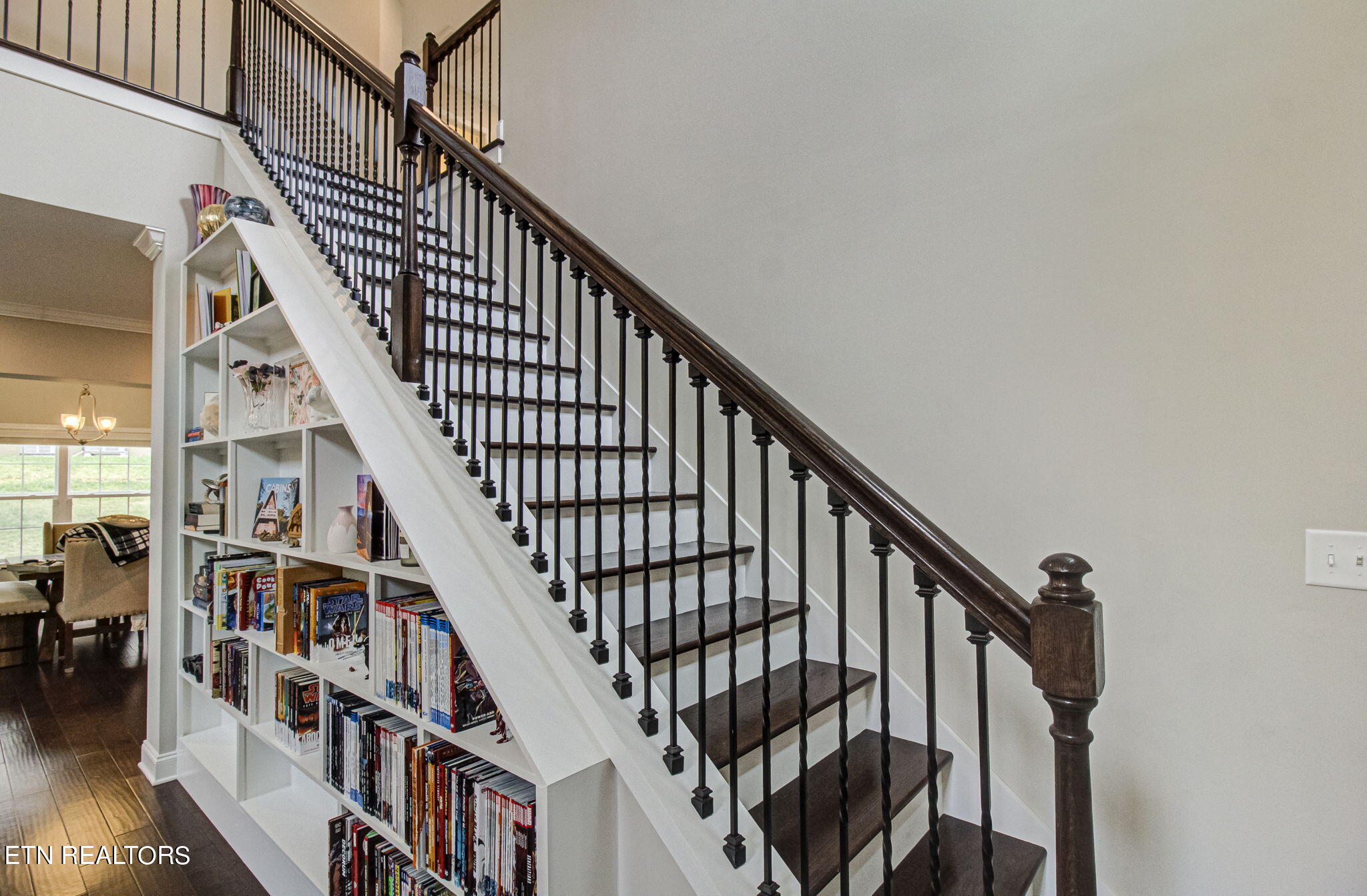 3206 Oakwood Hills Lane