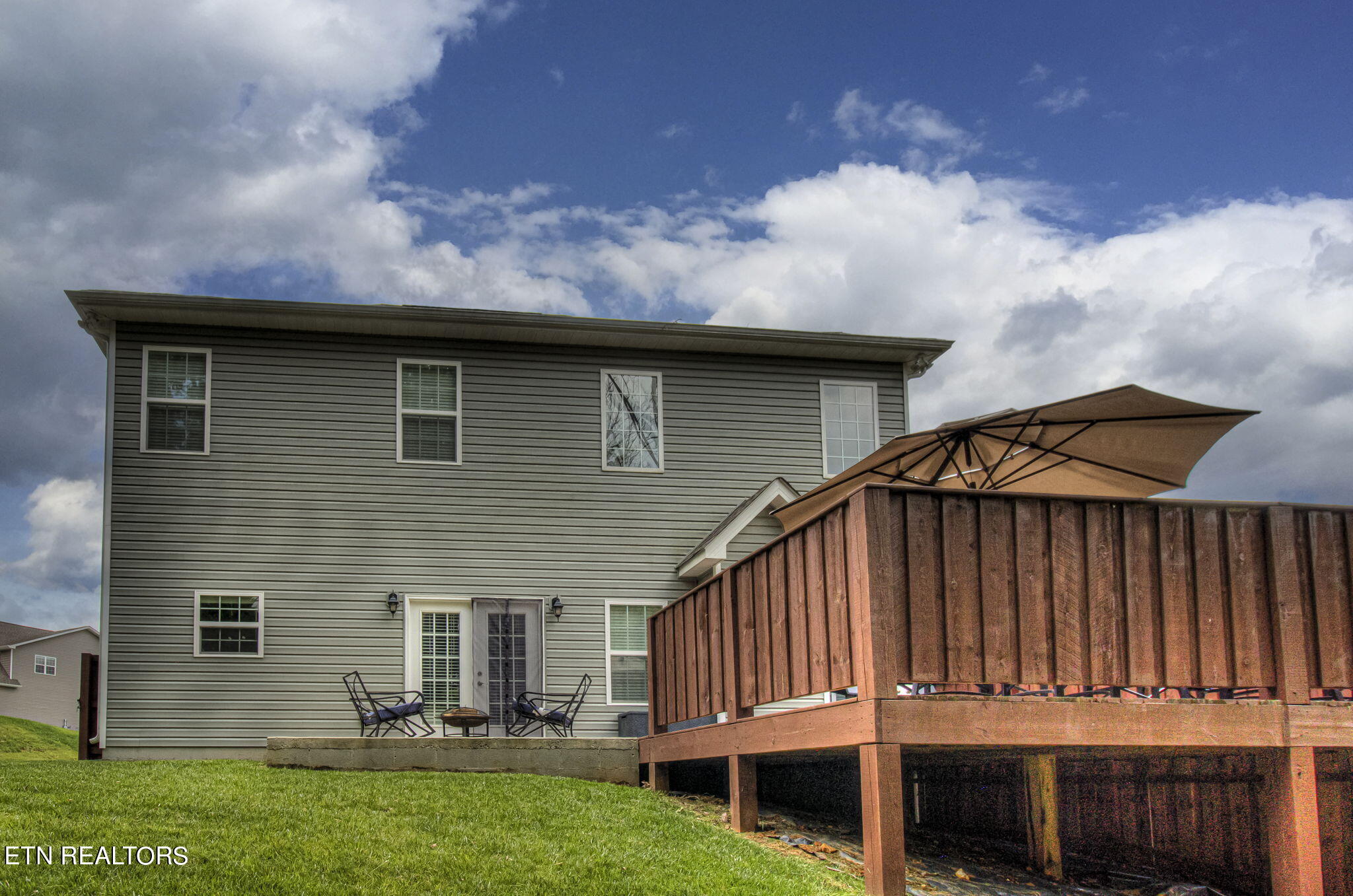 3206 Oakwood Hills Lane