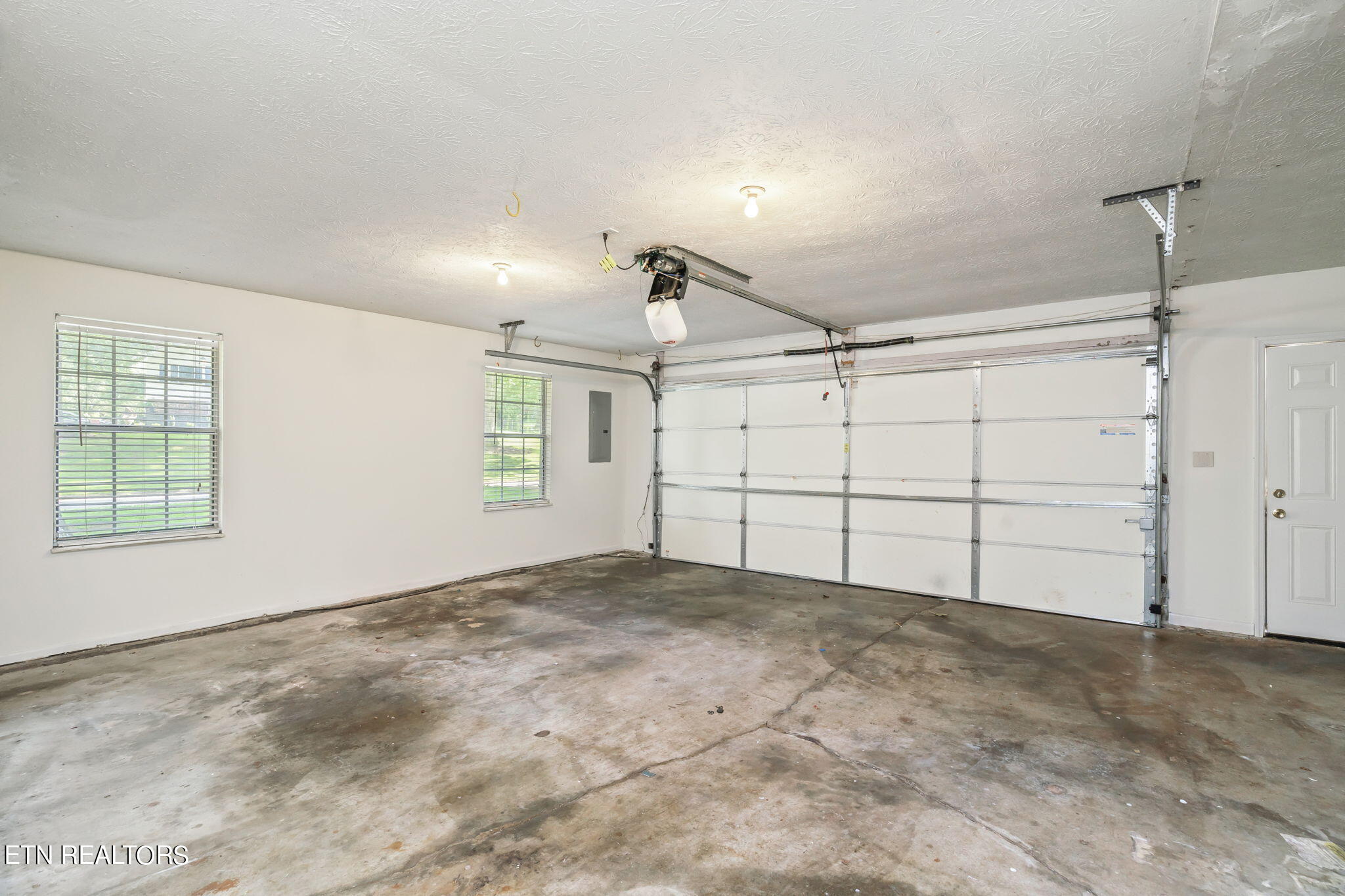 1401 Lakeshire Drive