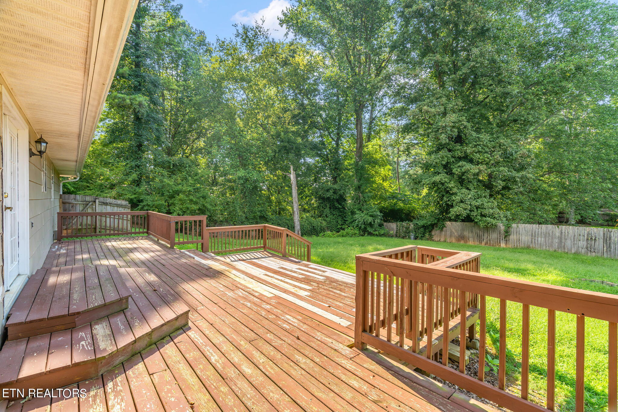 1401 Lakeshire Drive