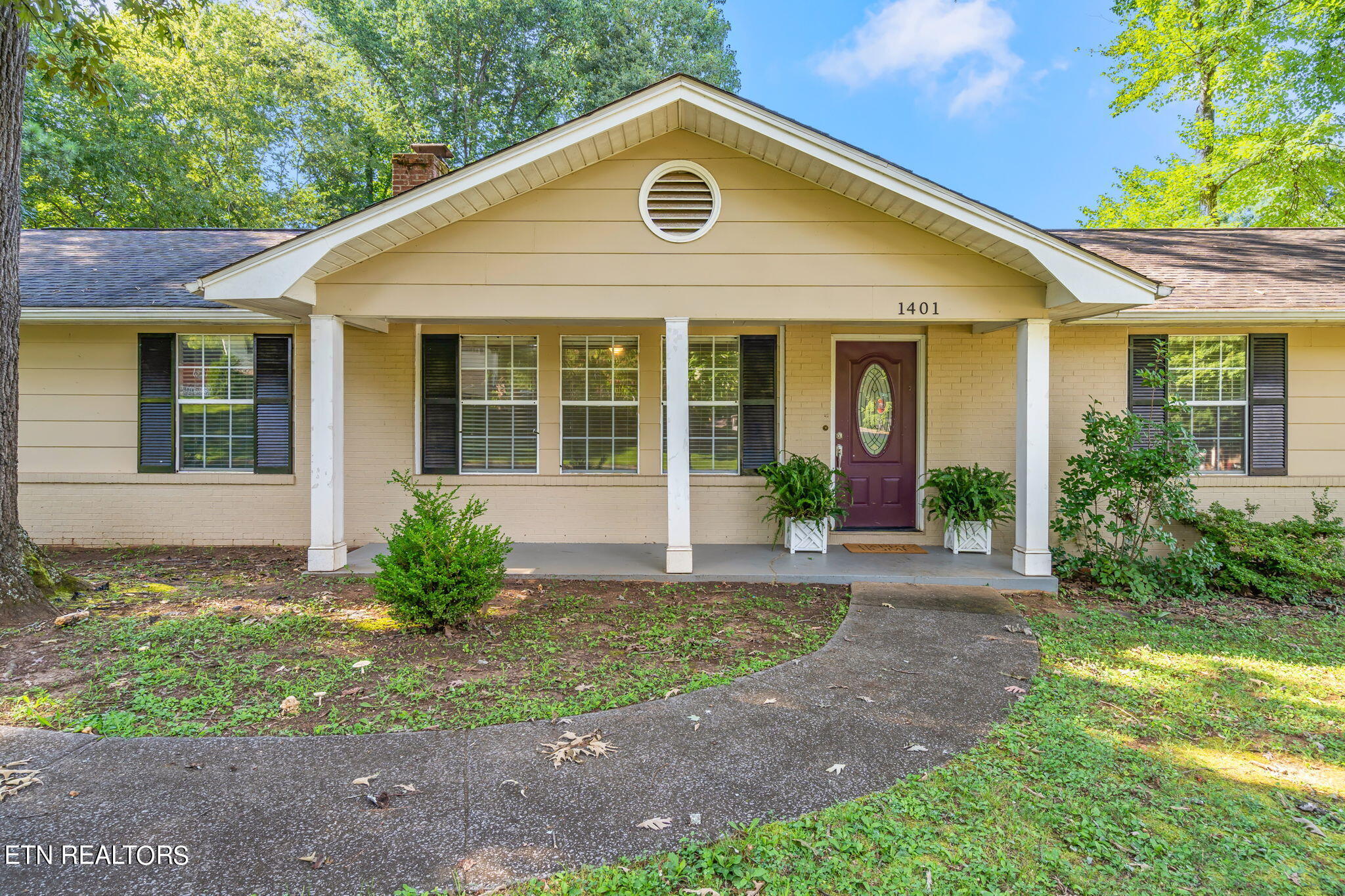 1401 Lakeshire Drive