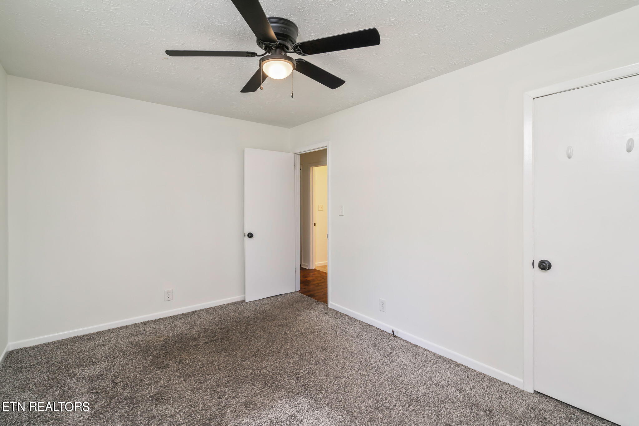 1401 Lakeshire Drive