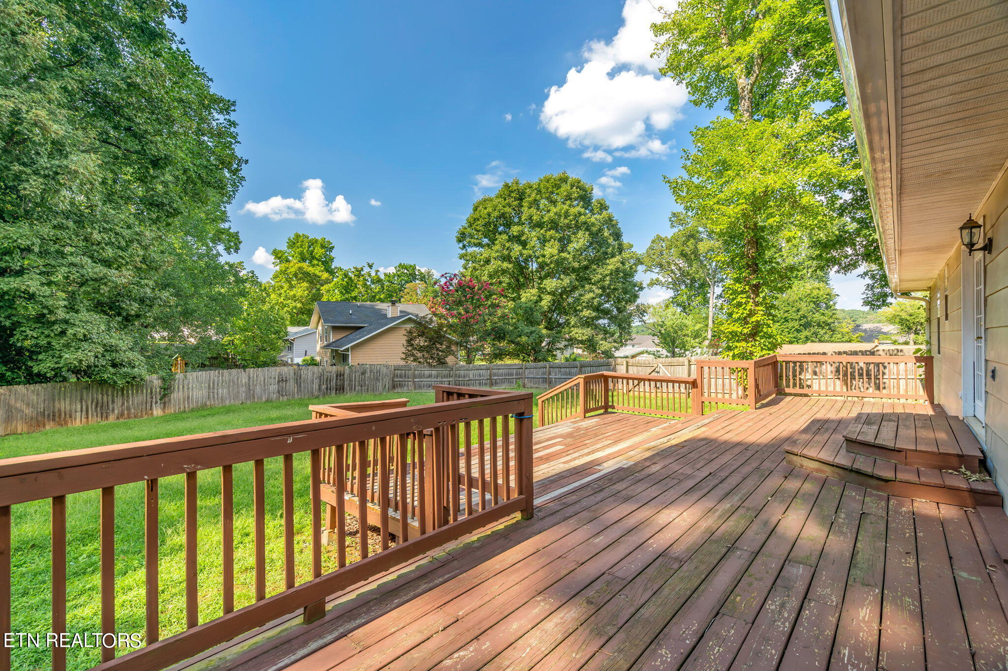 1401 Lakeshire Drive