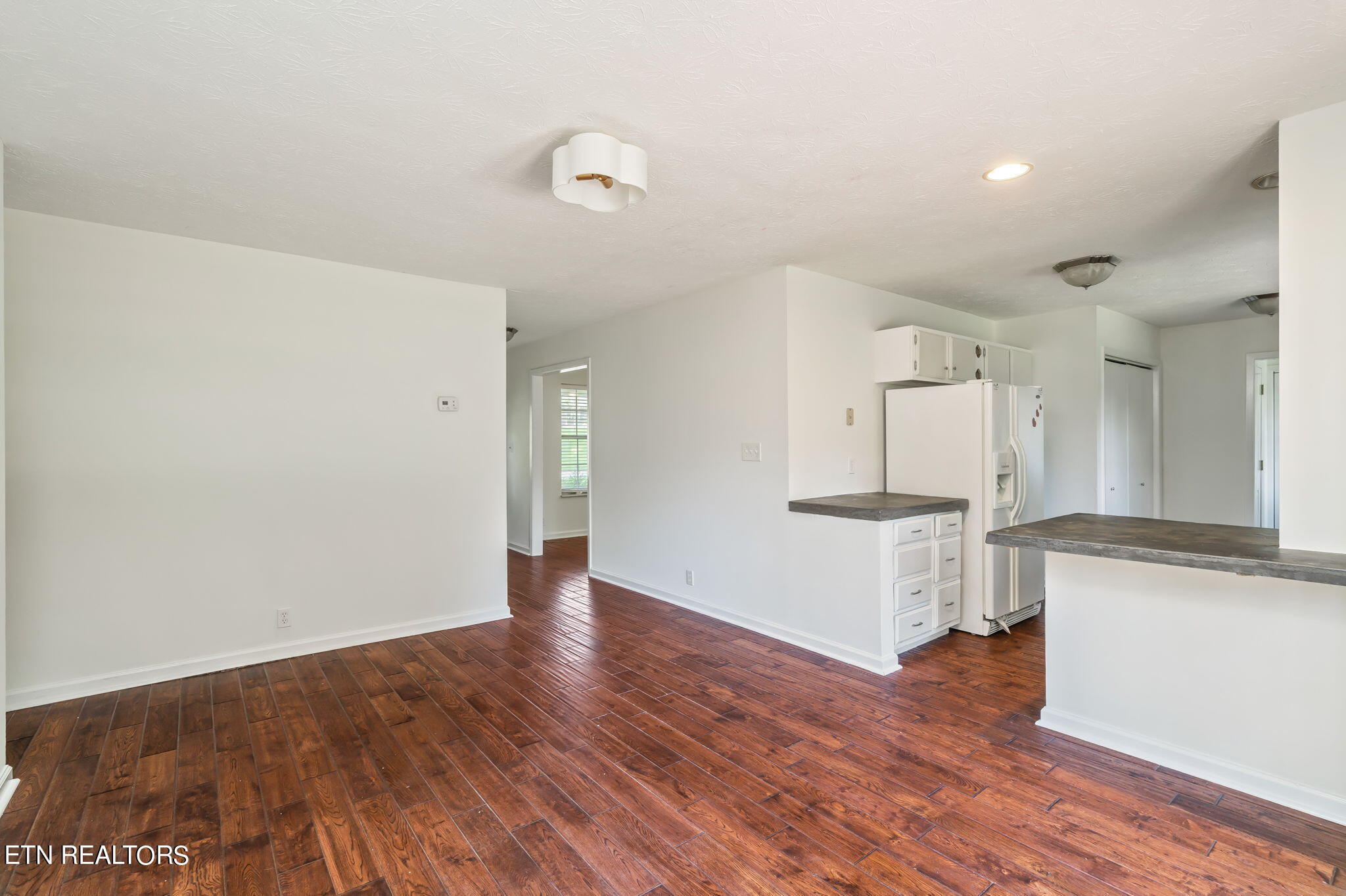 1401 Lakeshire Drive