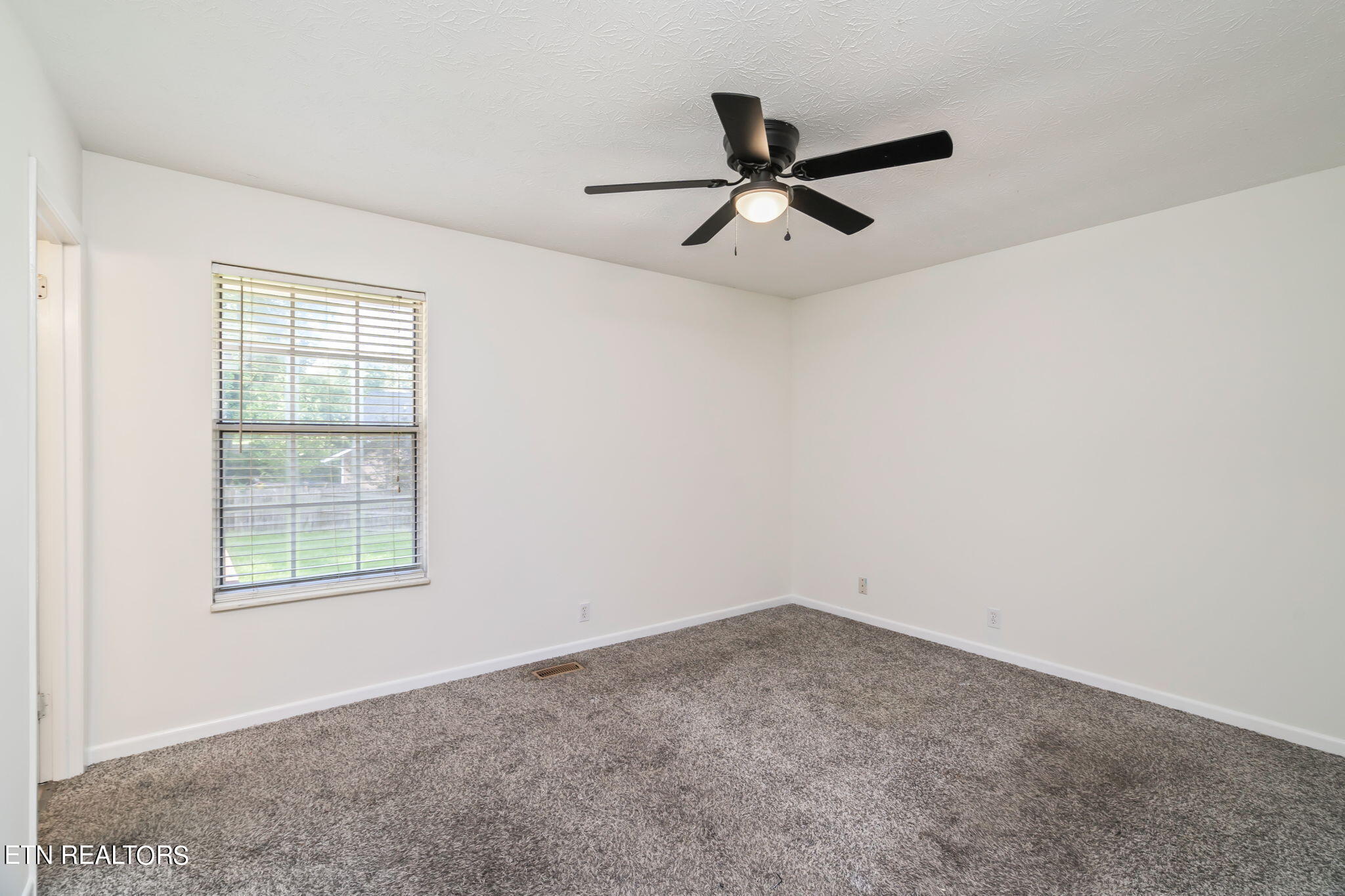 1401 Lakeshire Drive