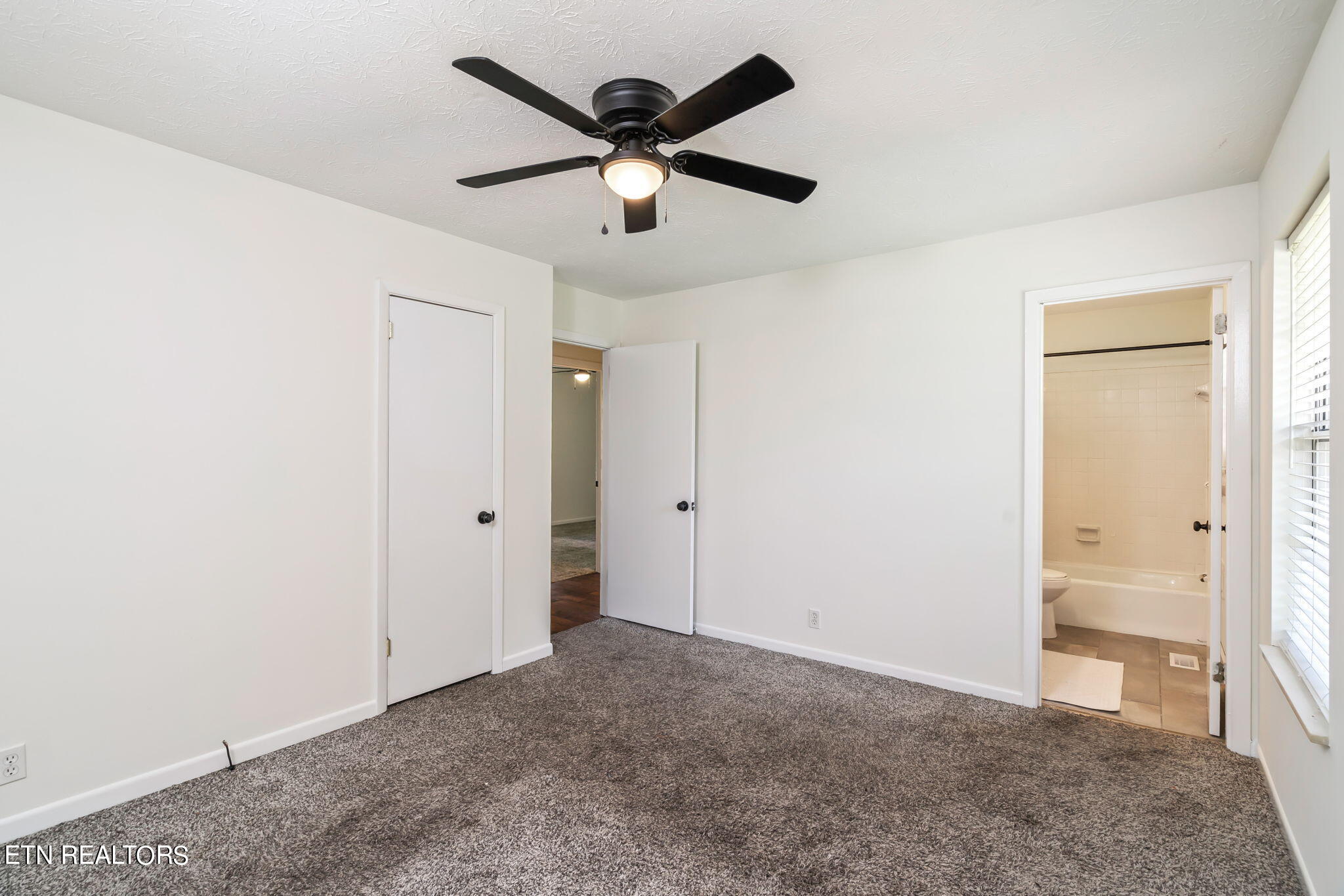 1401 Lakeshire Drive