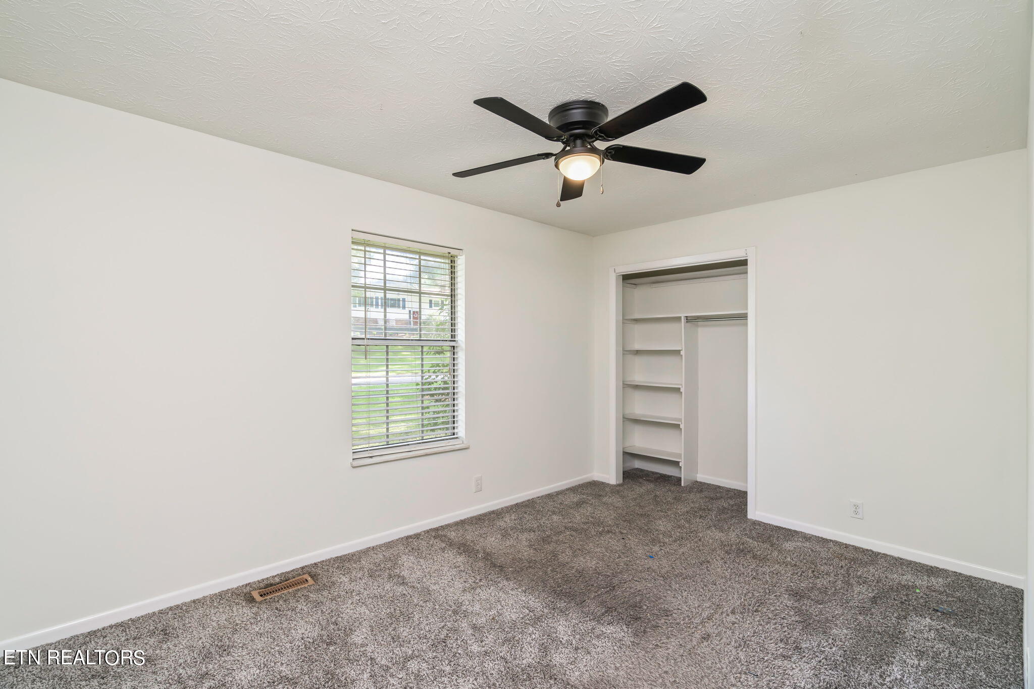 1401 Lakeshire Drive