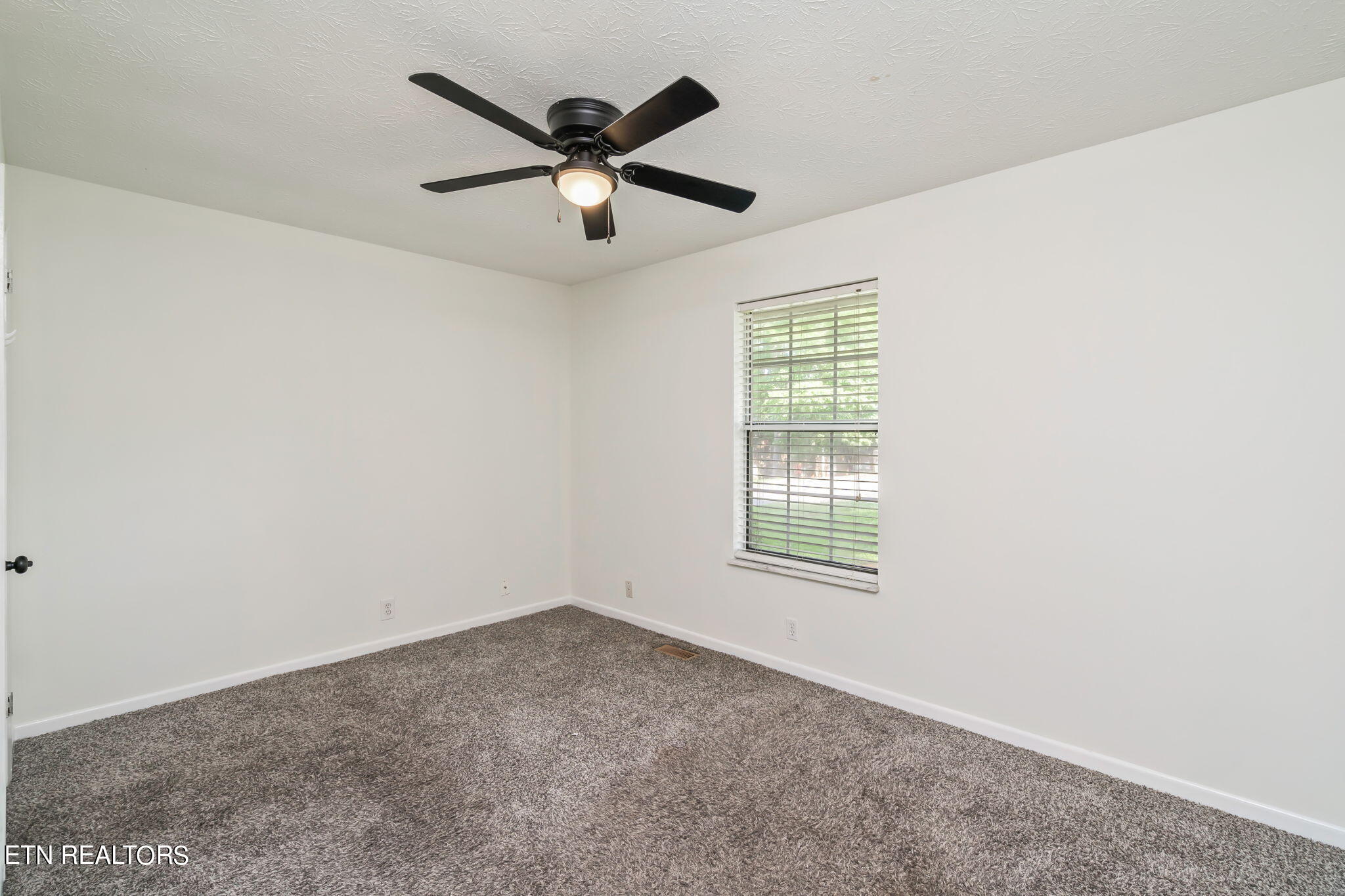 1401 Lakeshire Drive