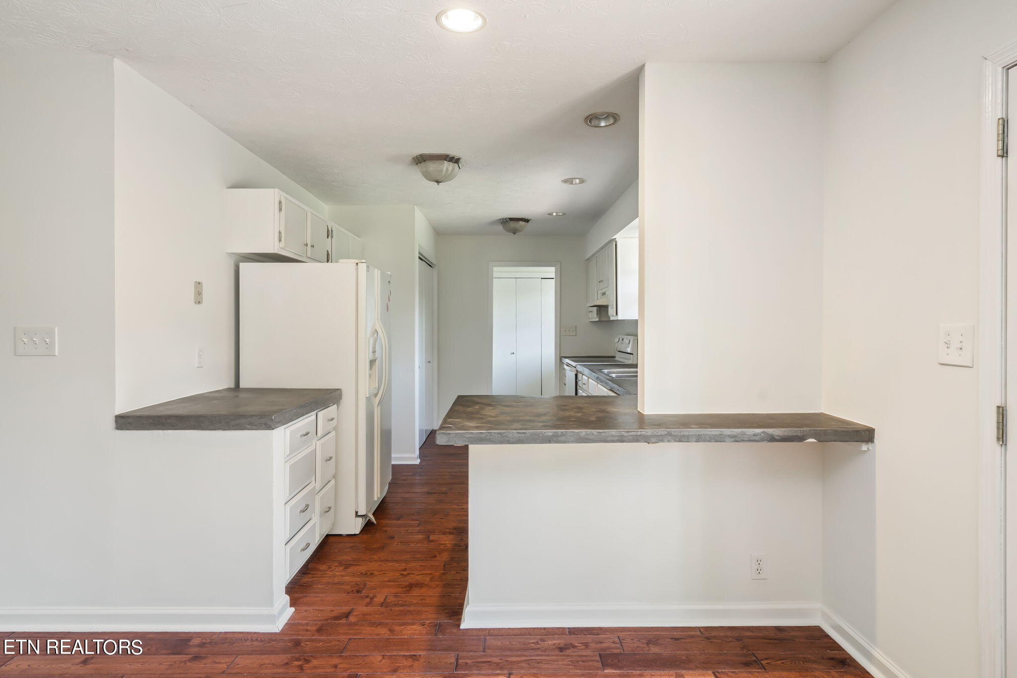 1401 Lakeshire Drive