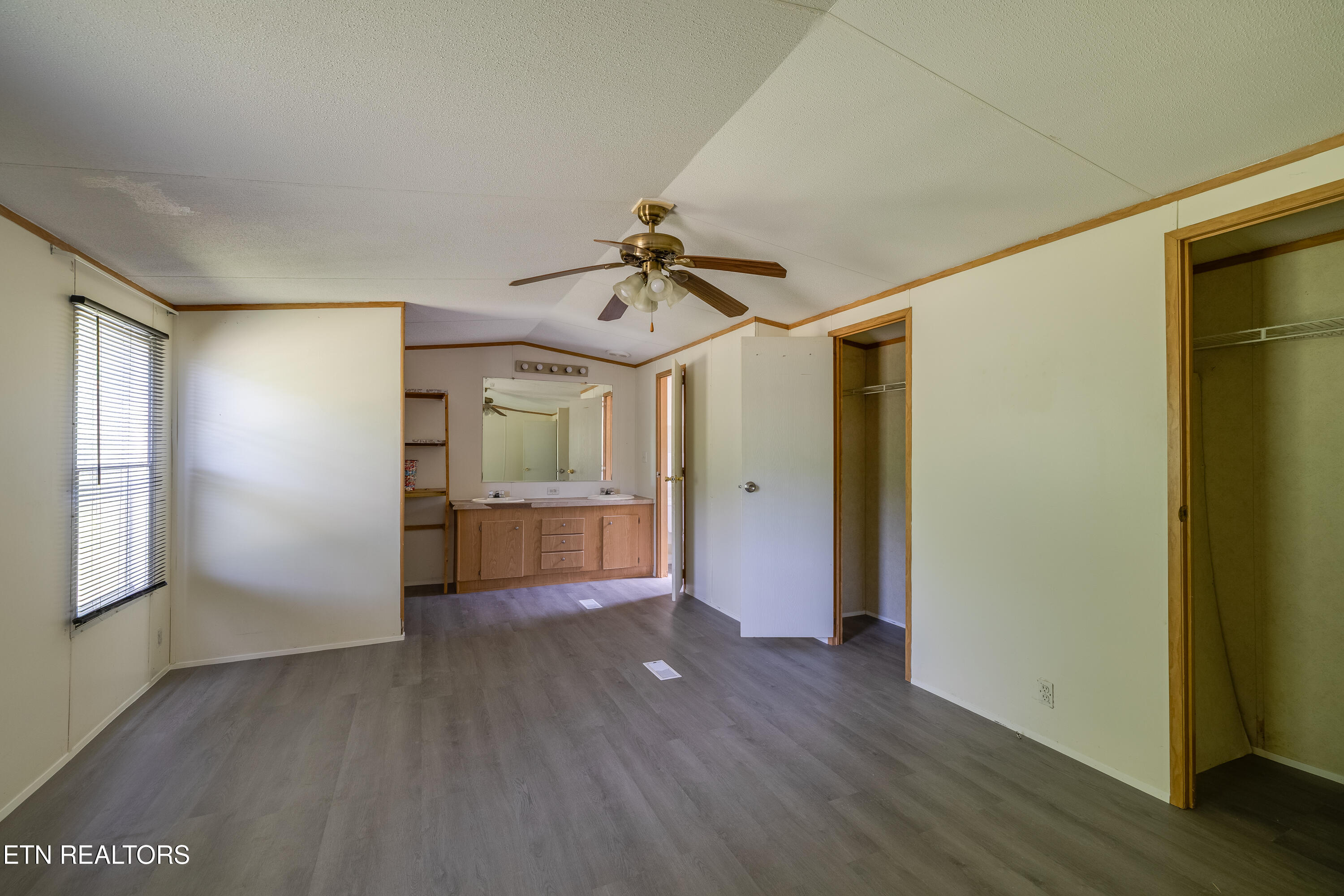 399 High Ridge Court