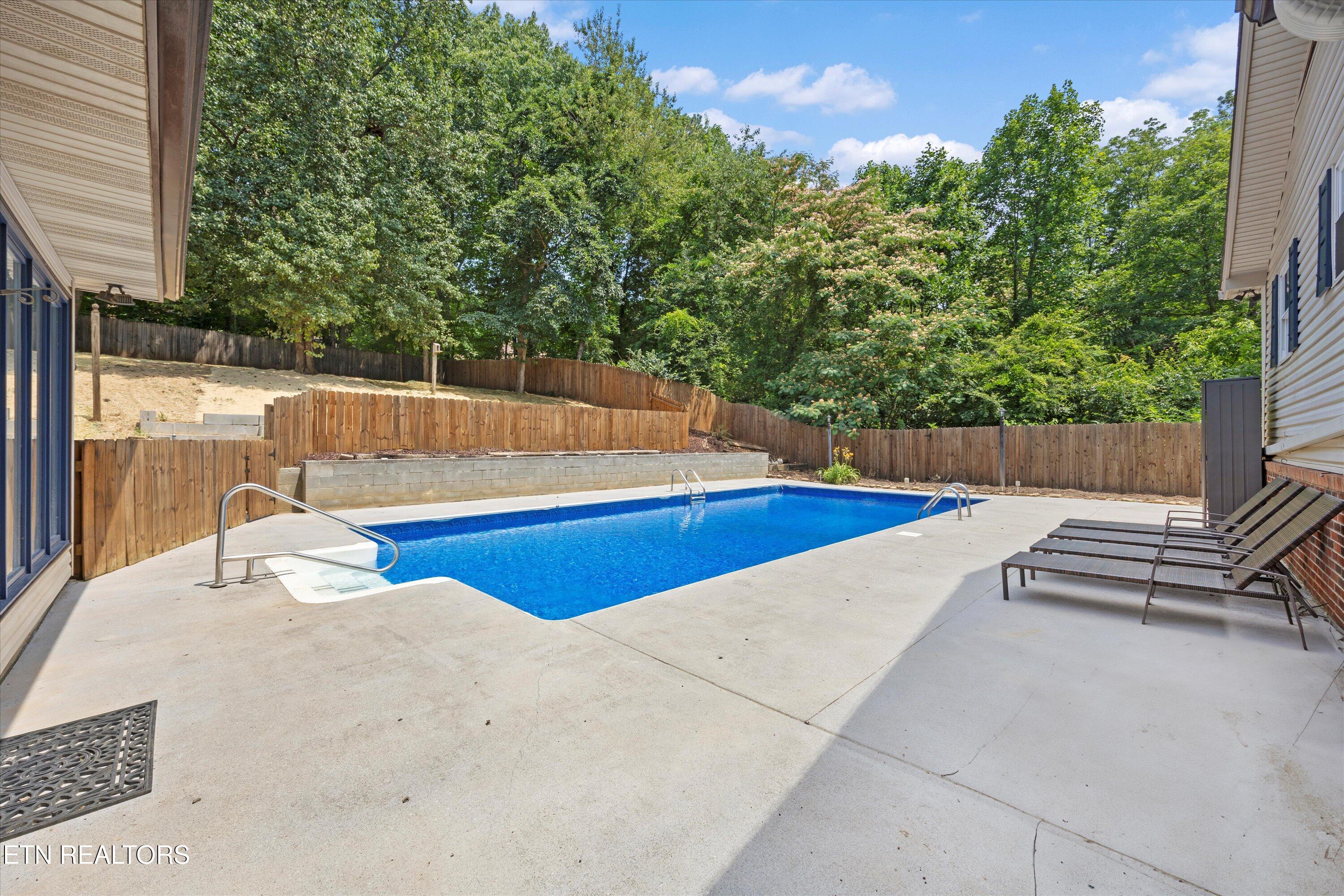 7529 Shaker Drive