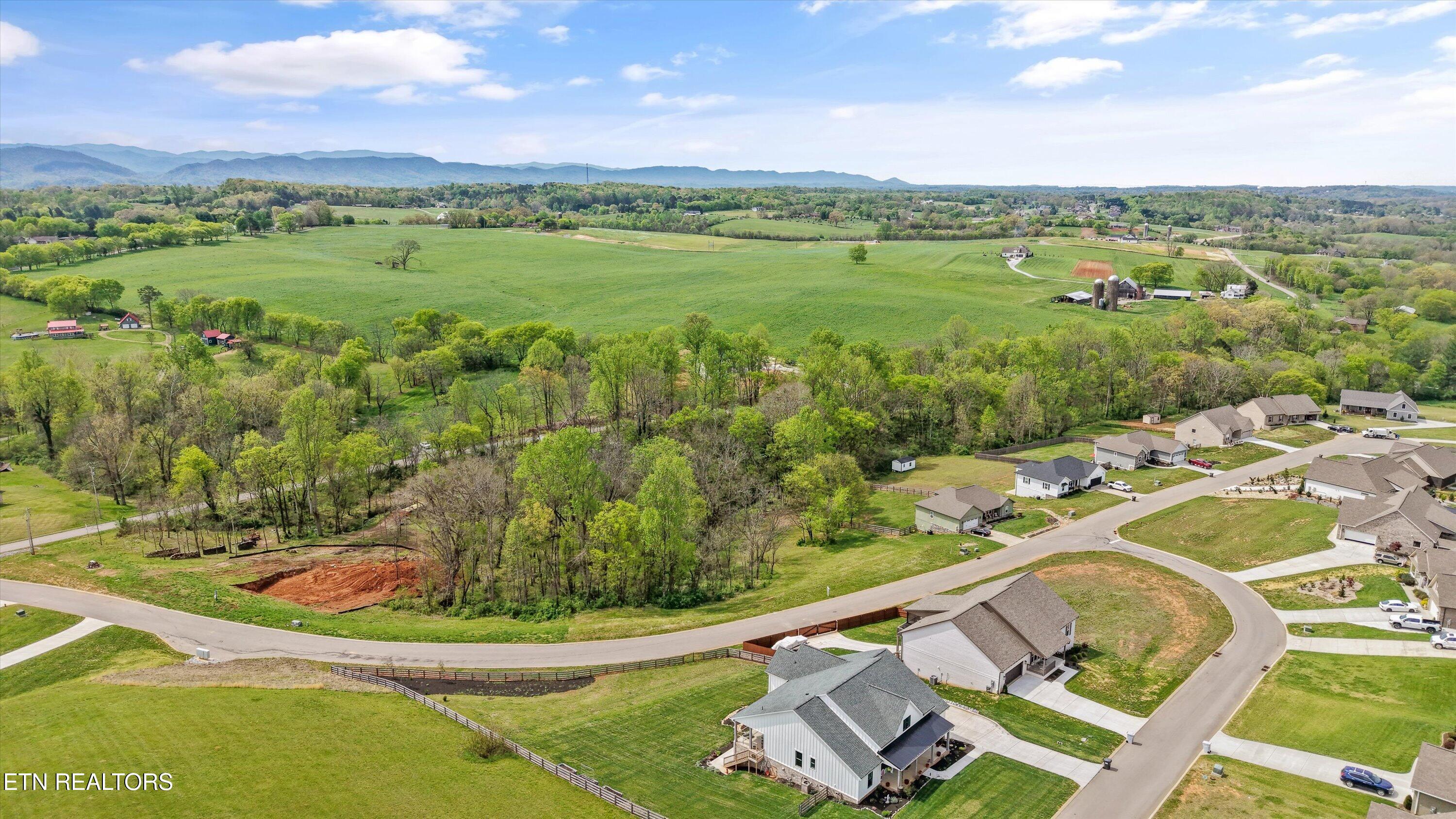 623 Farm Of The Smokies Way