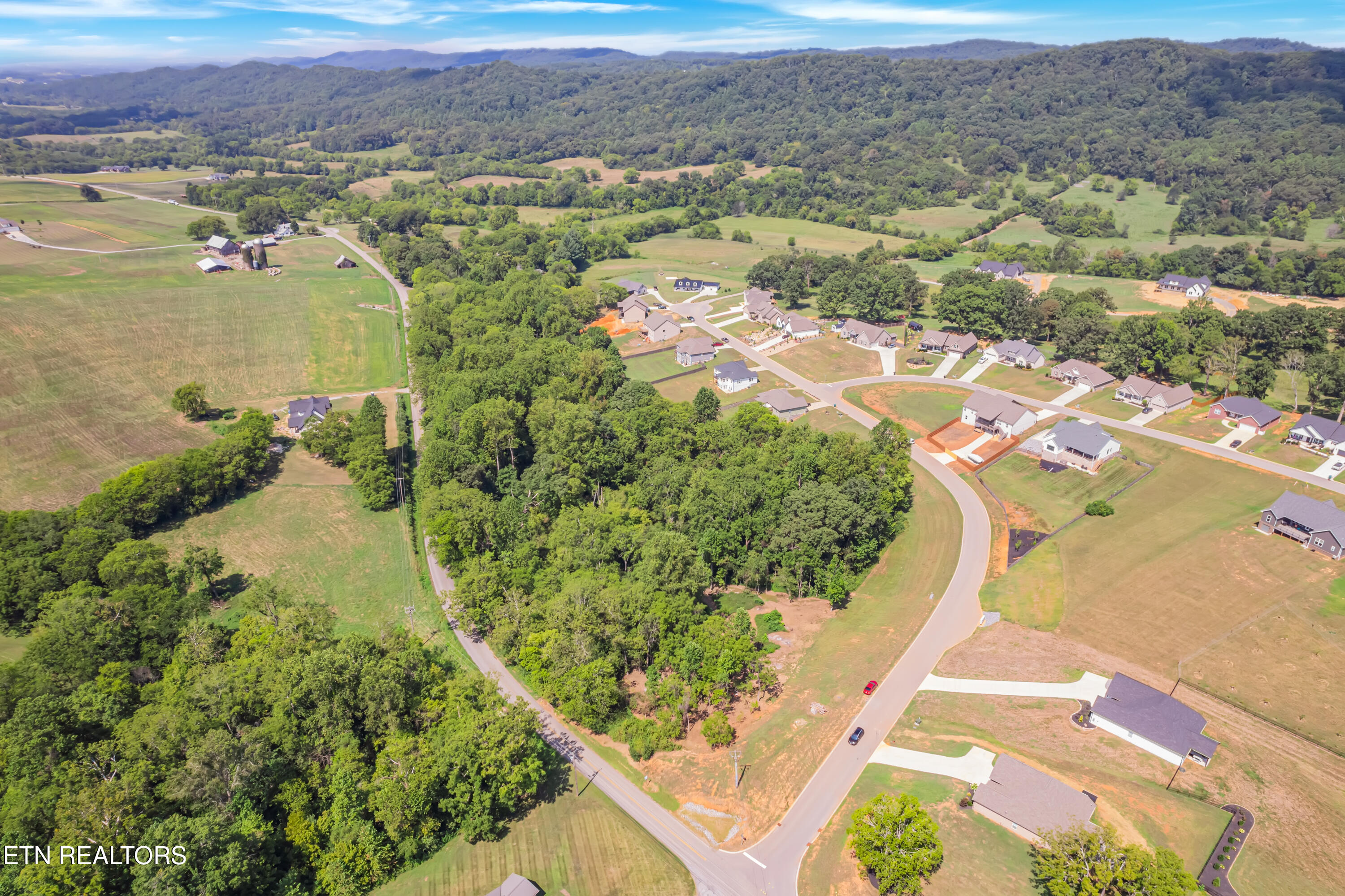 623 Farm Of The Smokies Way