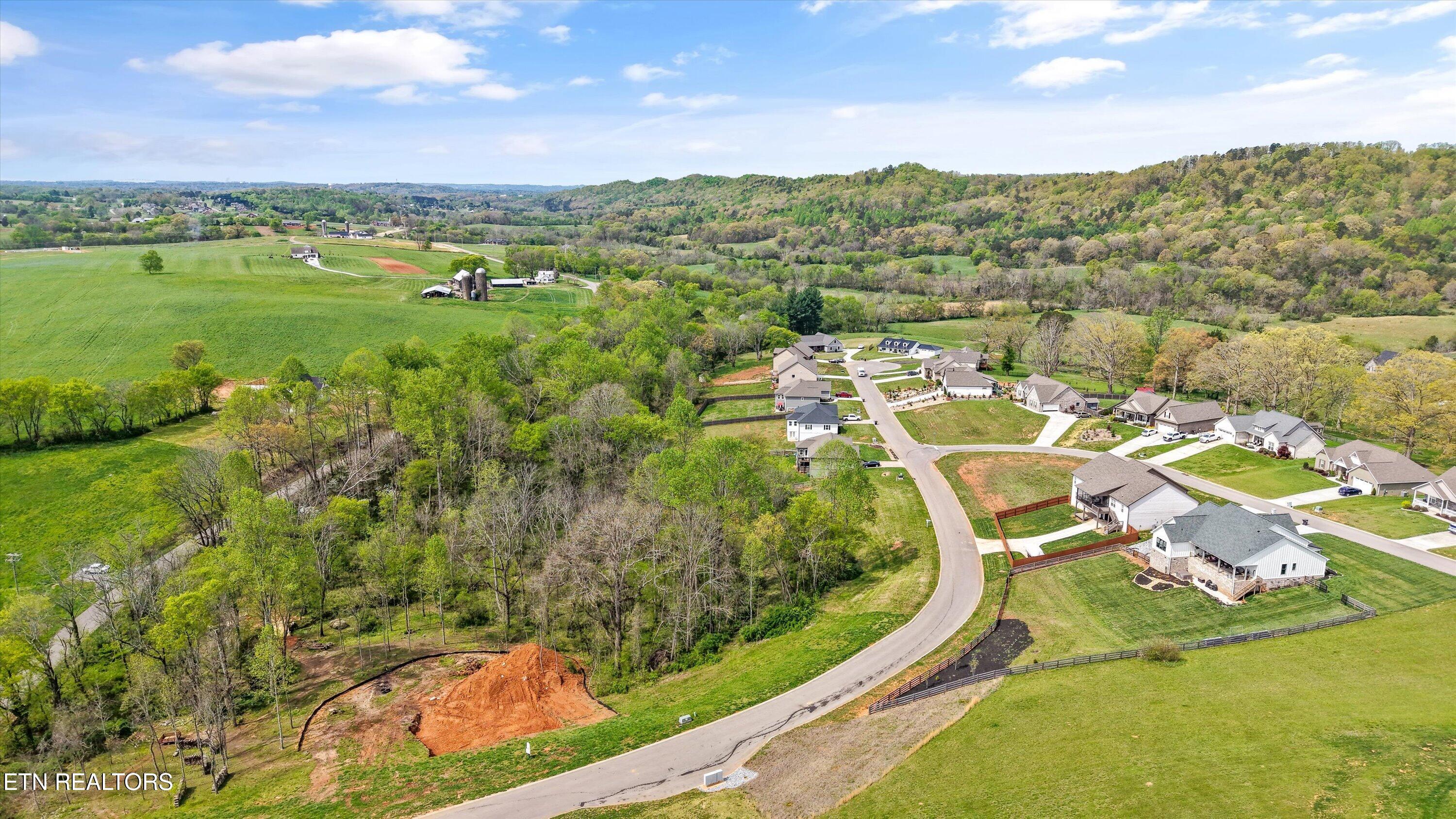 623 Farm Of The Smokies Way