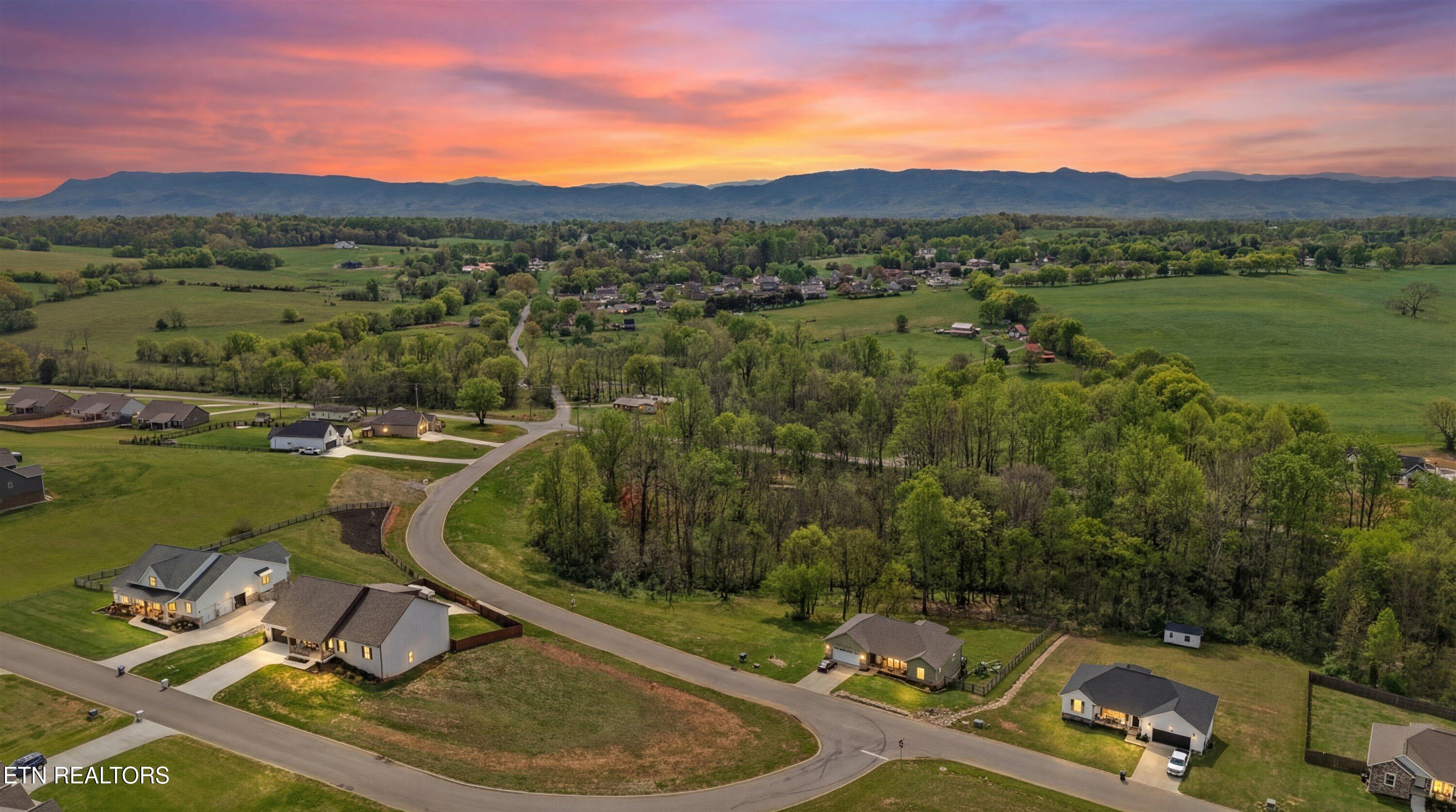 623 Farm Of The Smokies Way