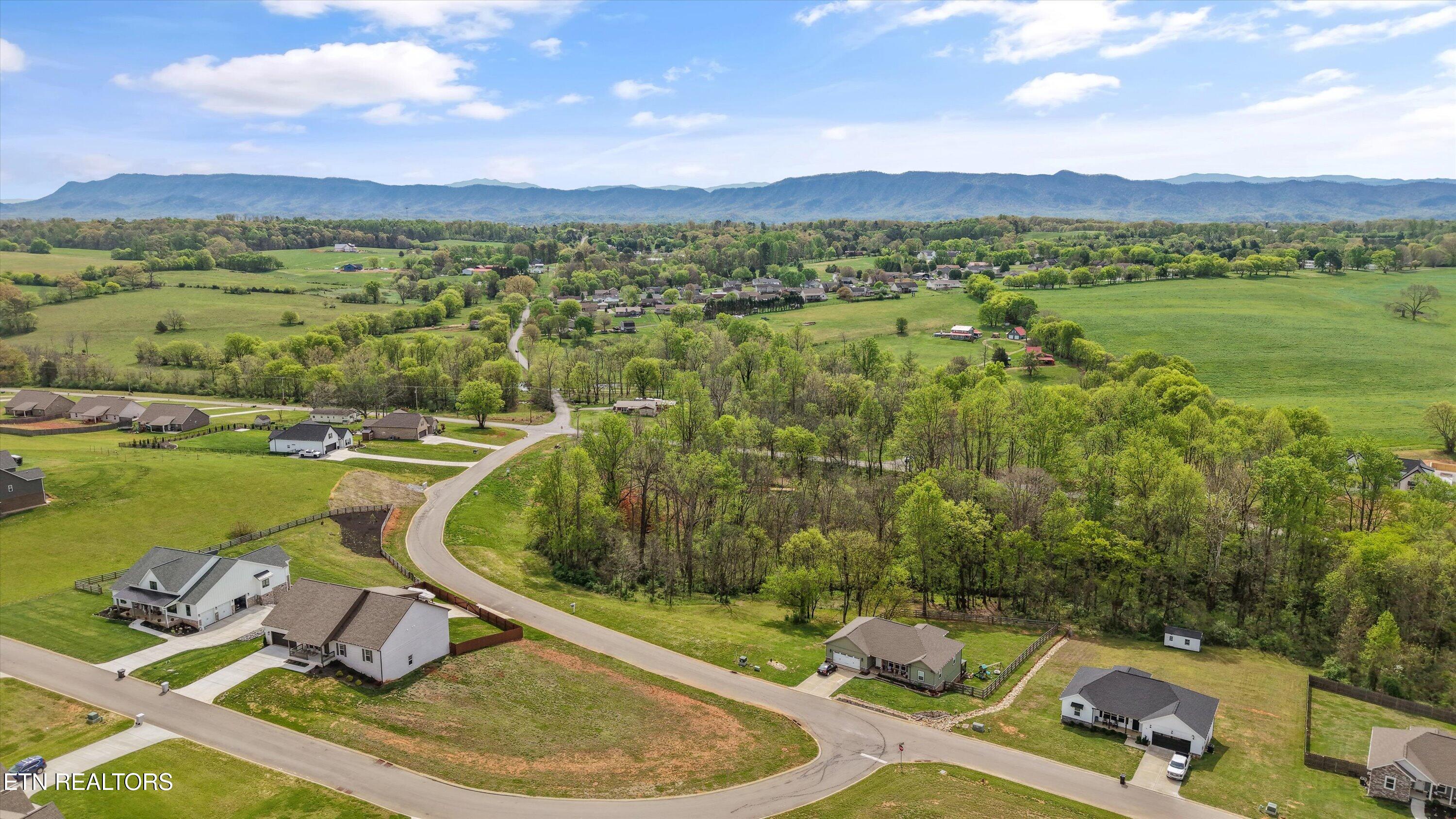 623 Farm Of The Smokies Way