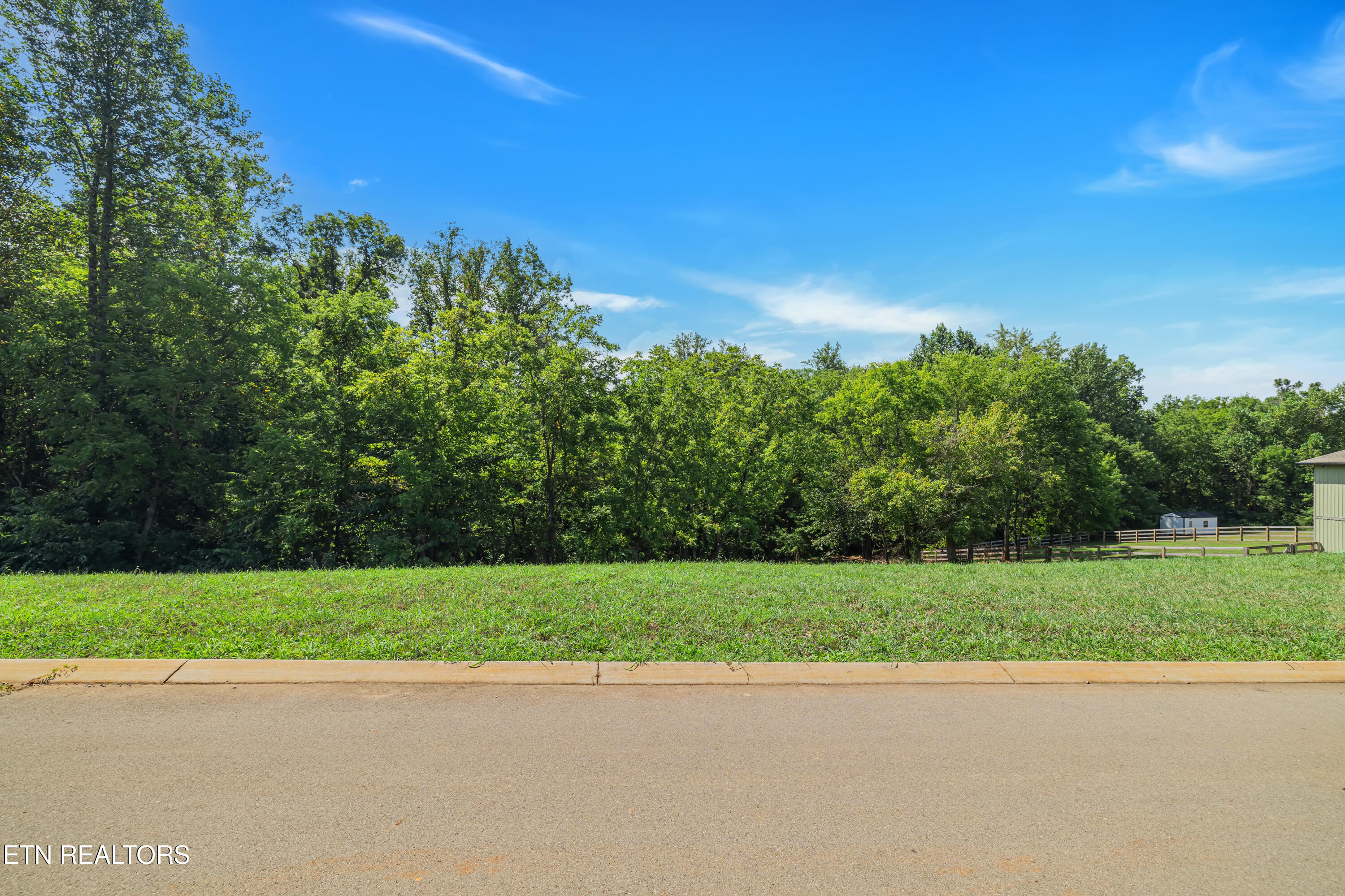 623 Farm Of The Smokies Way
