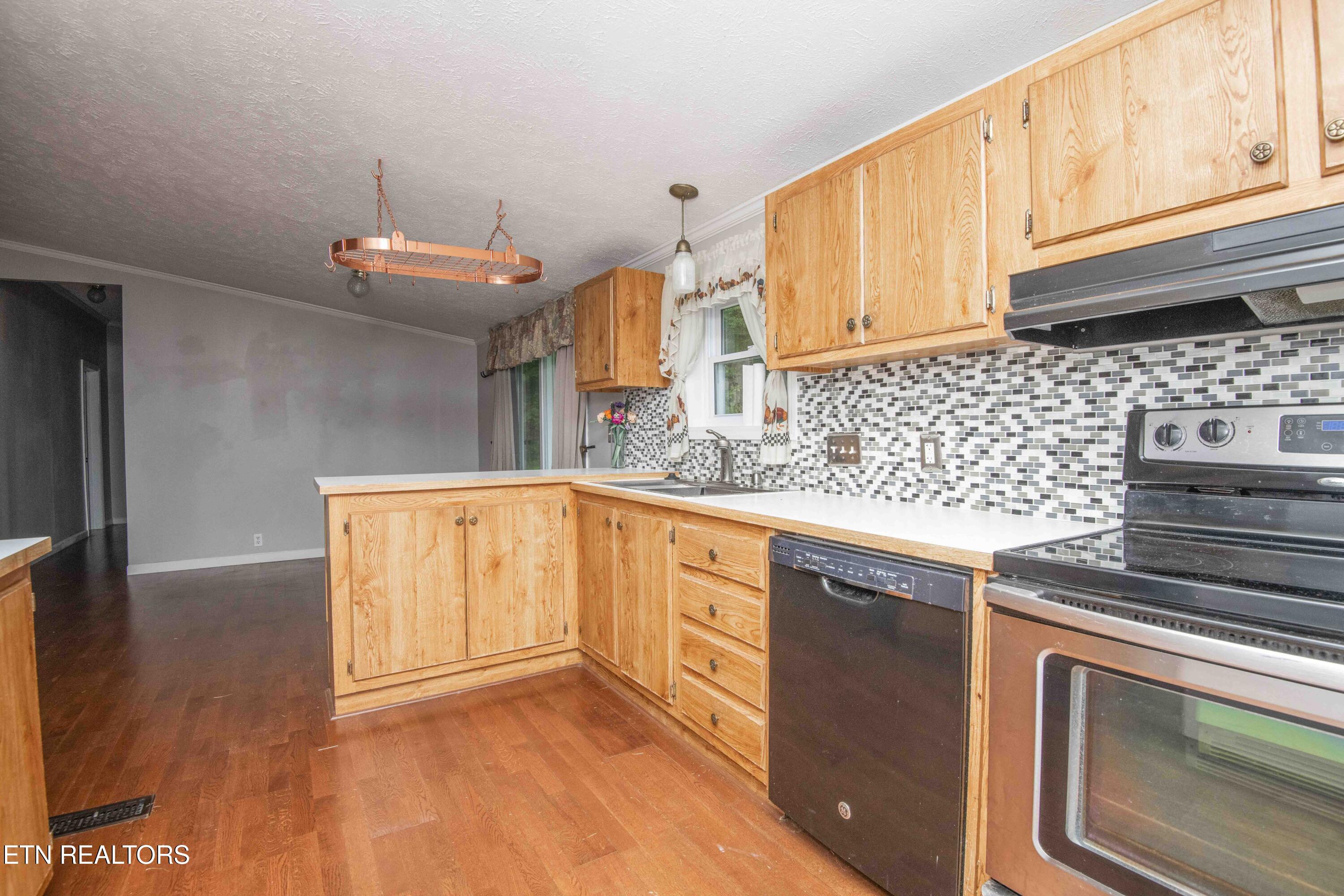 2525 Oak Grove Road