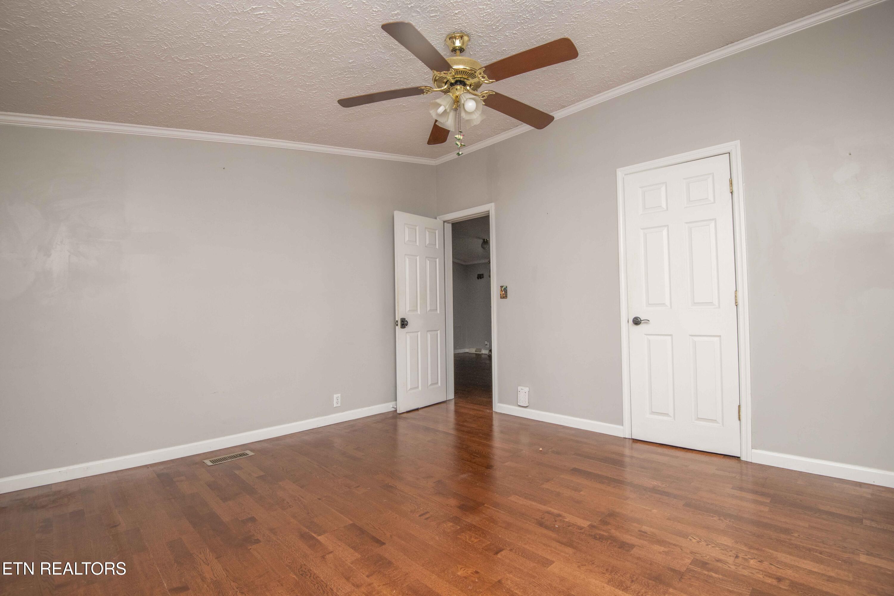 2525 Oak Grove Road