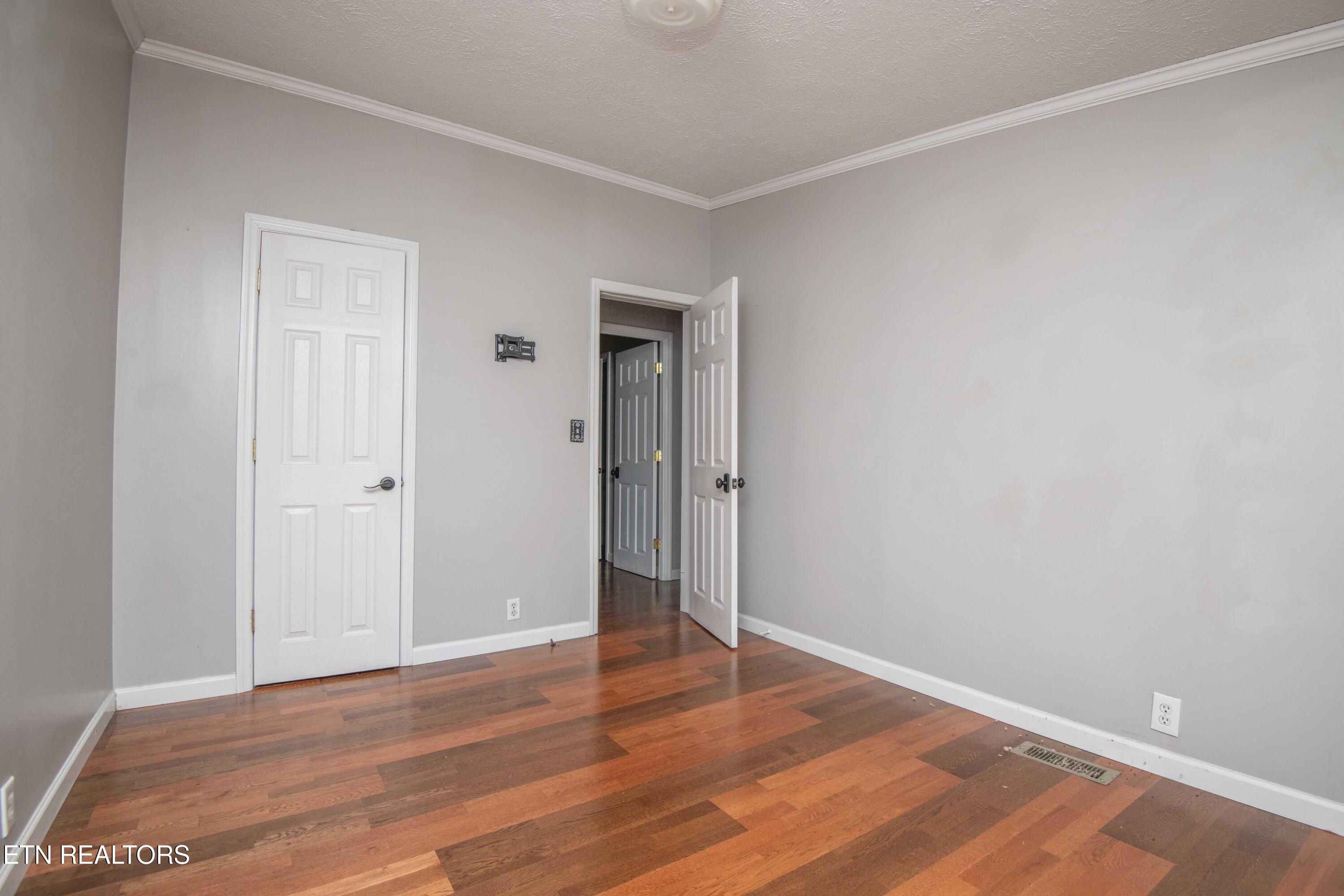 2525 Oak Grove Road