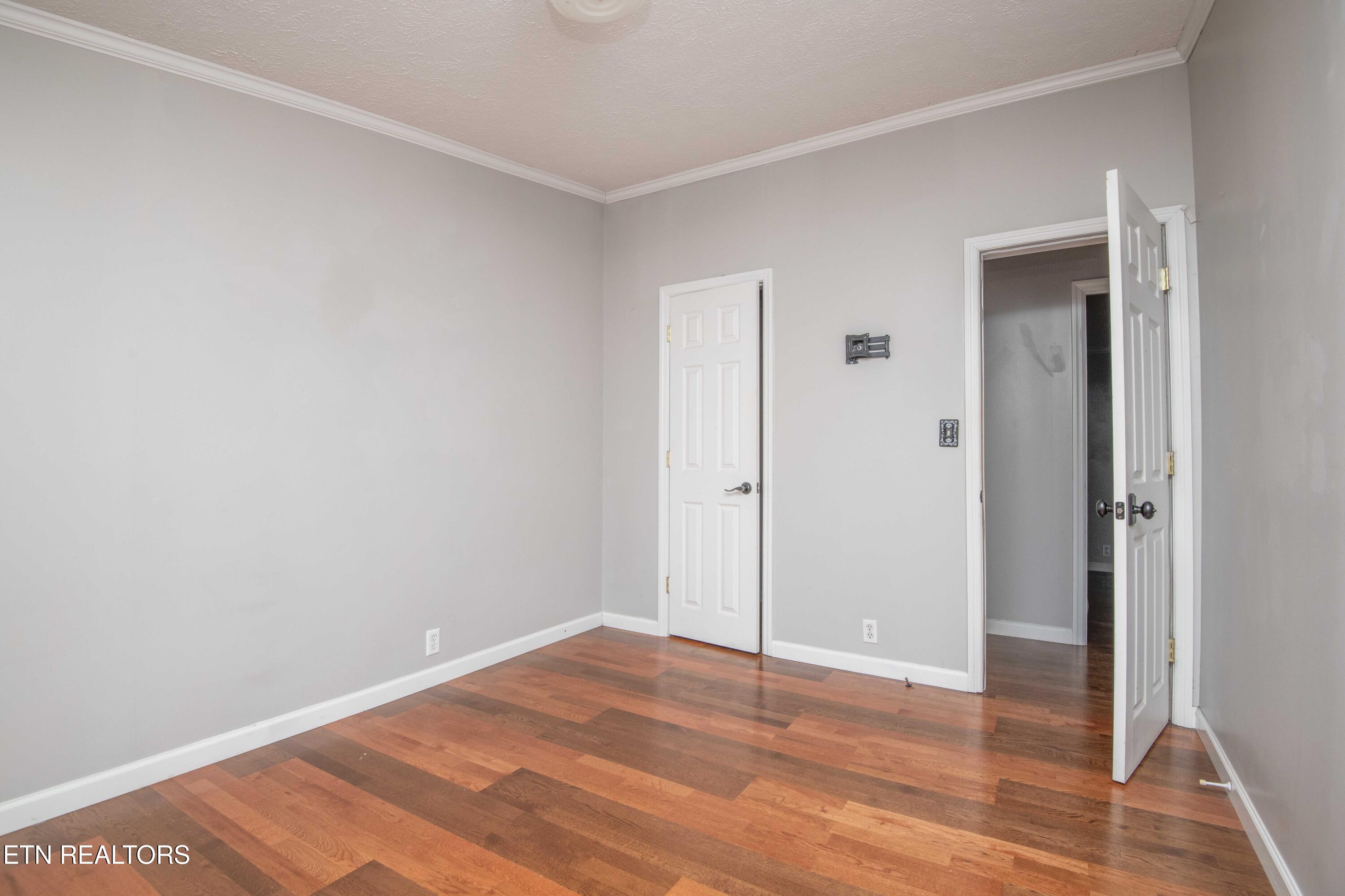 2525 Oak Grove Road