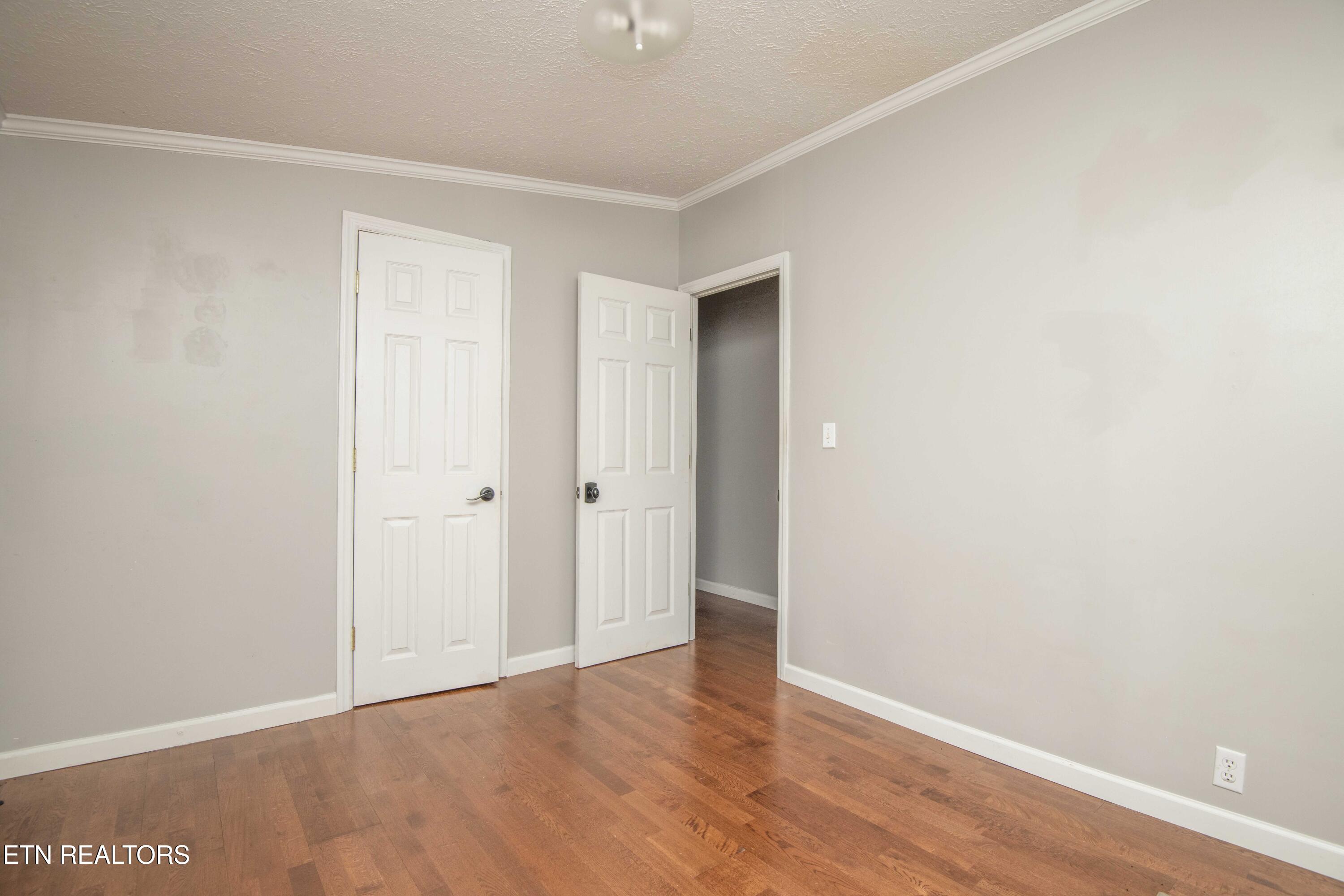 2525 Oak Grove Road