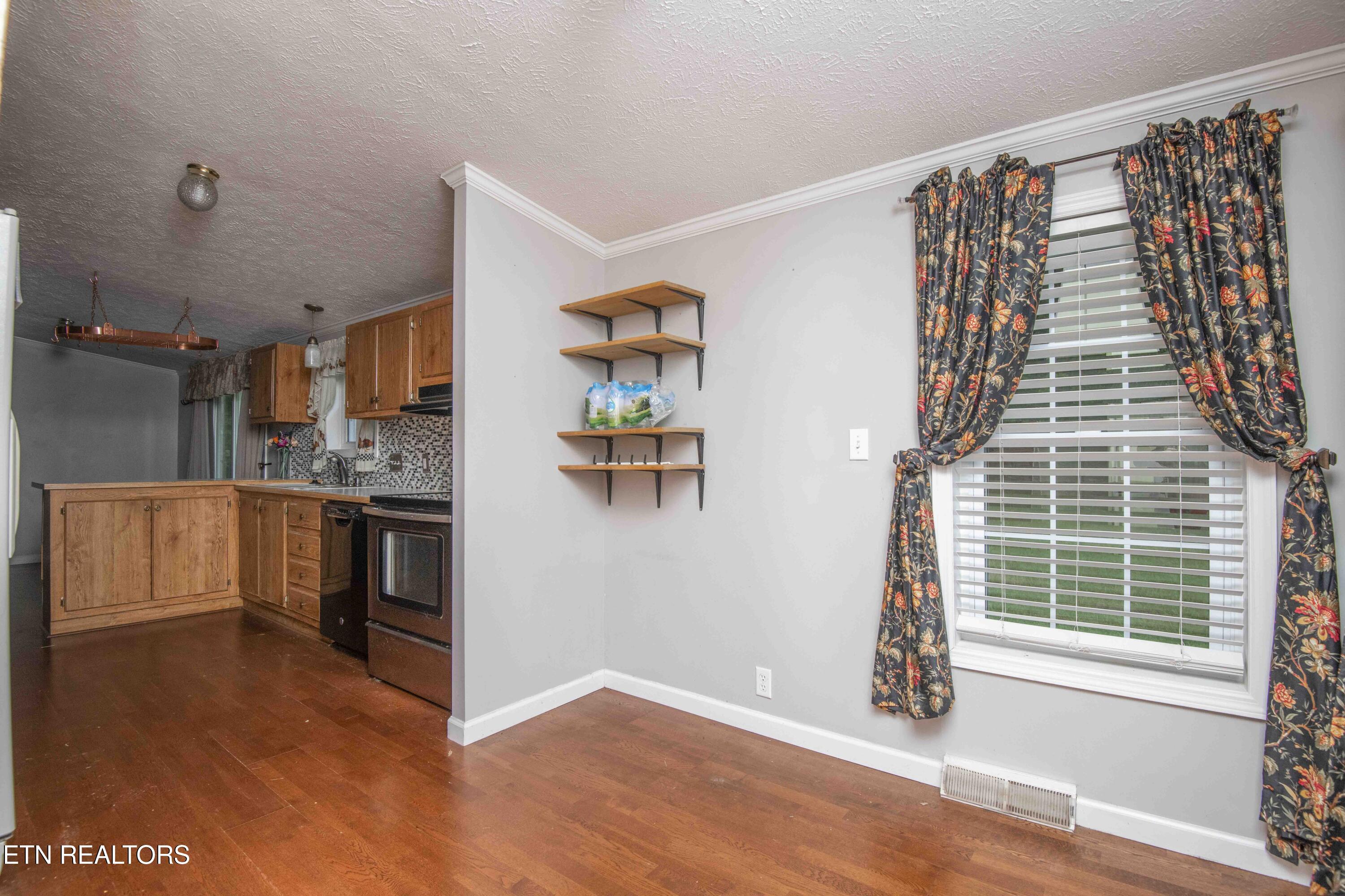 2525 Oak Grove Road
