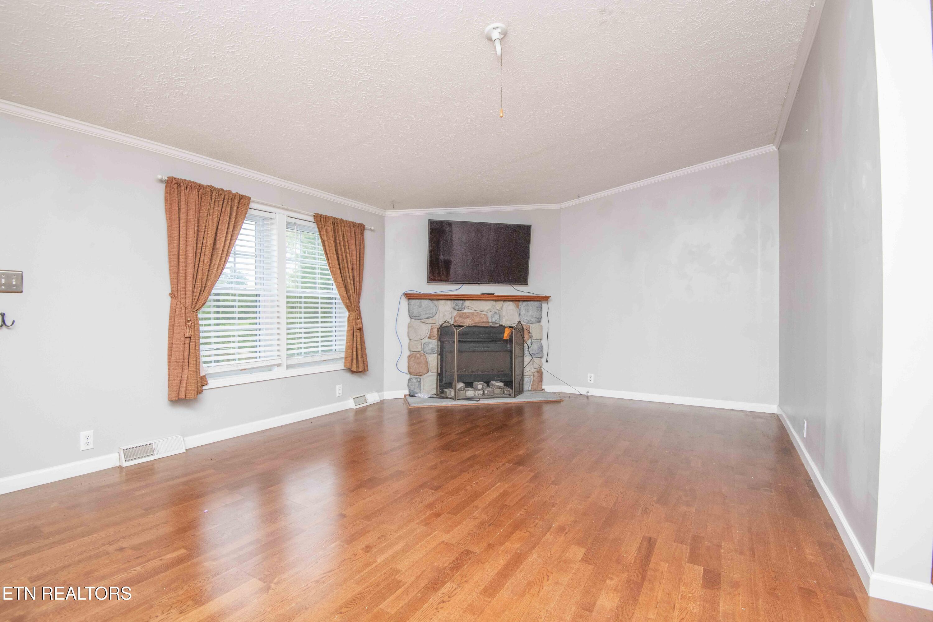 2525 Oak Grove Road