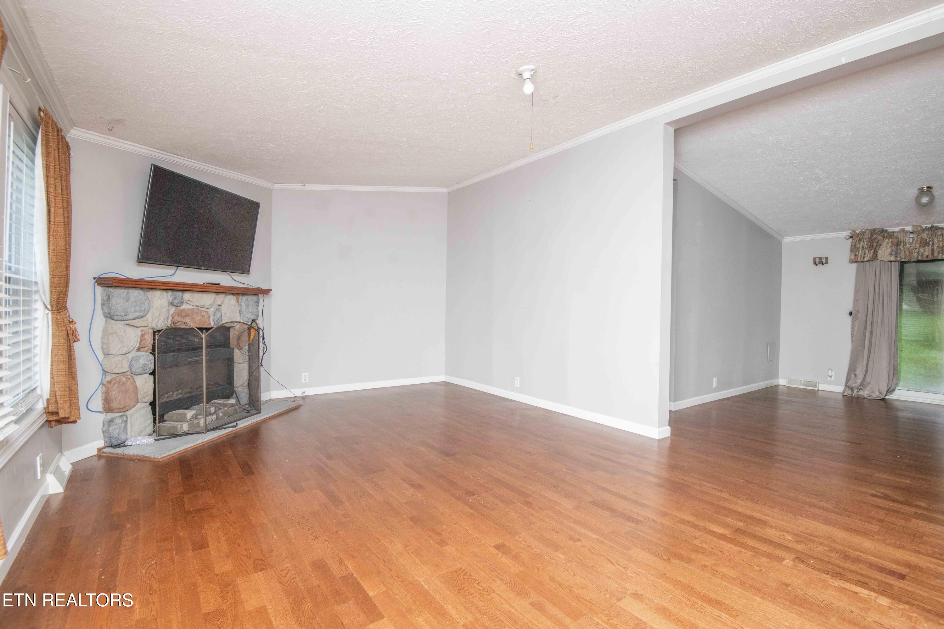 2525 Oak Grove Road