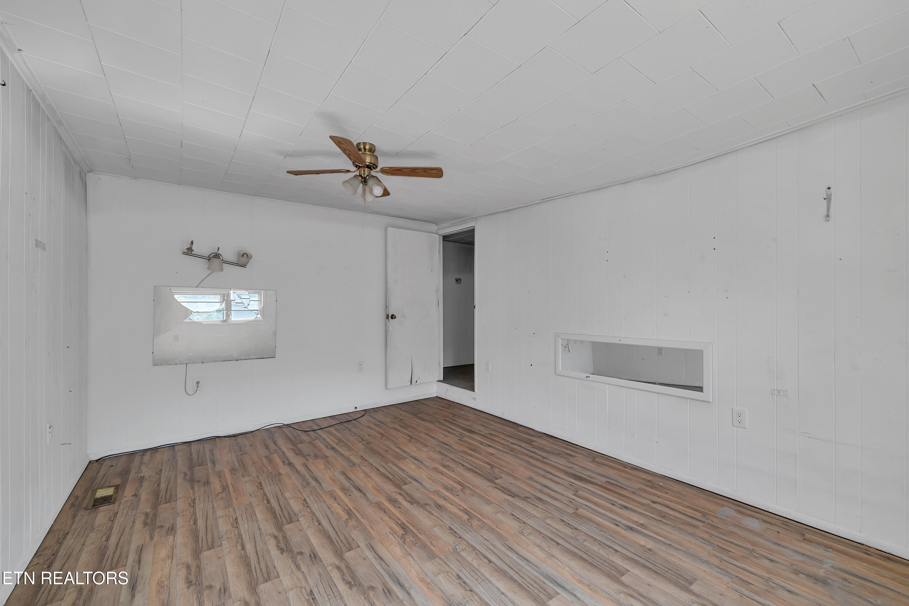2323 Stock Creek Rd