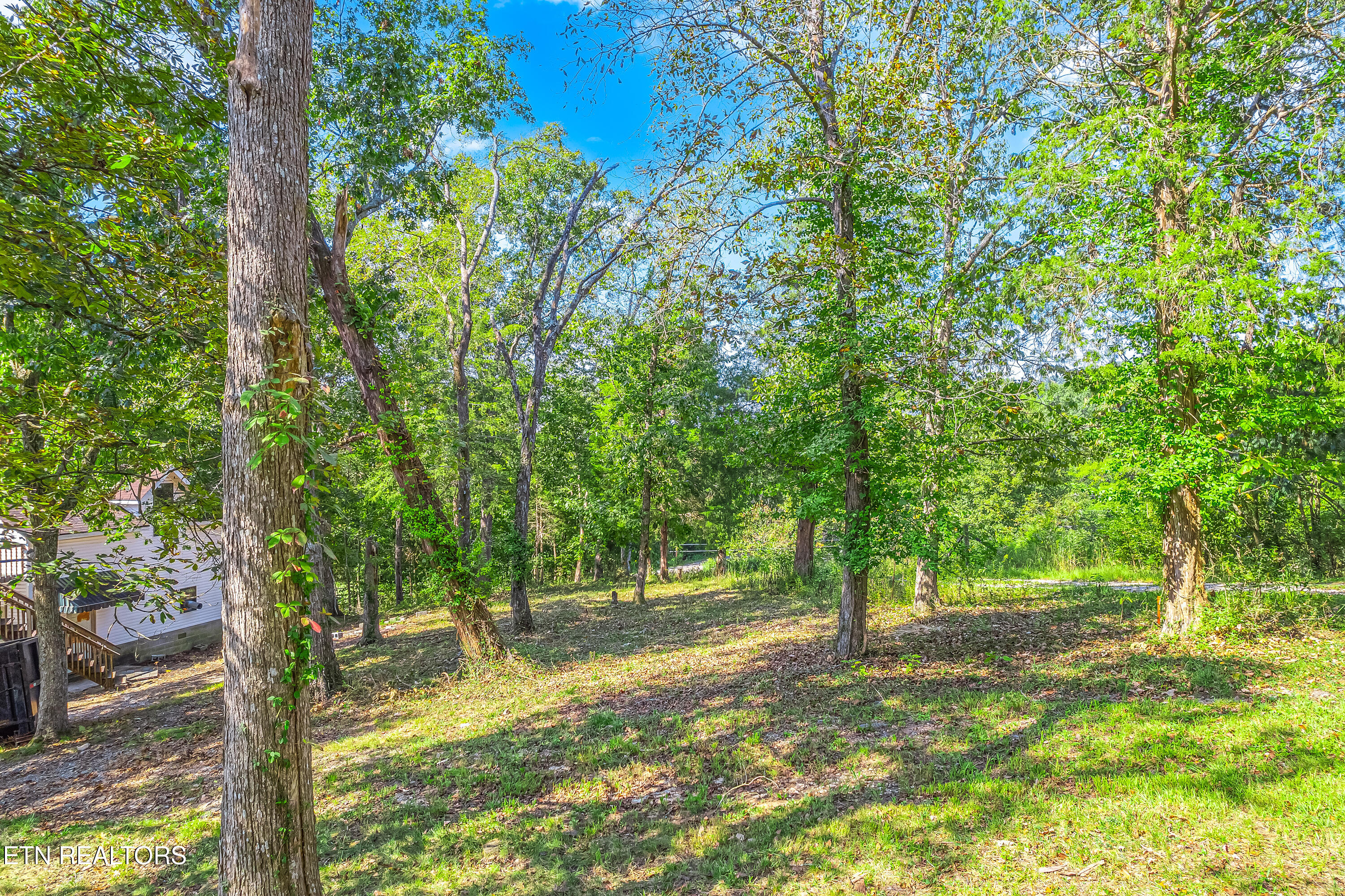 2323 Stock Creek Rd