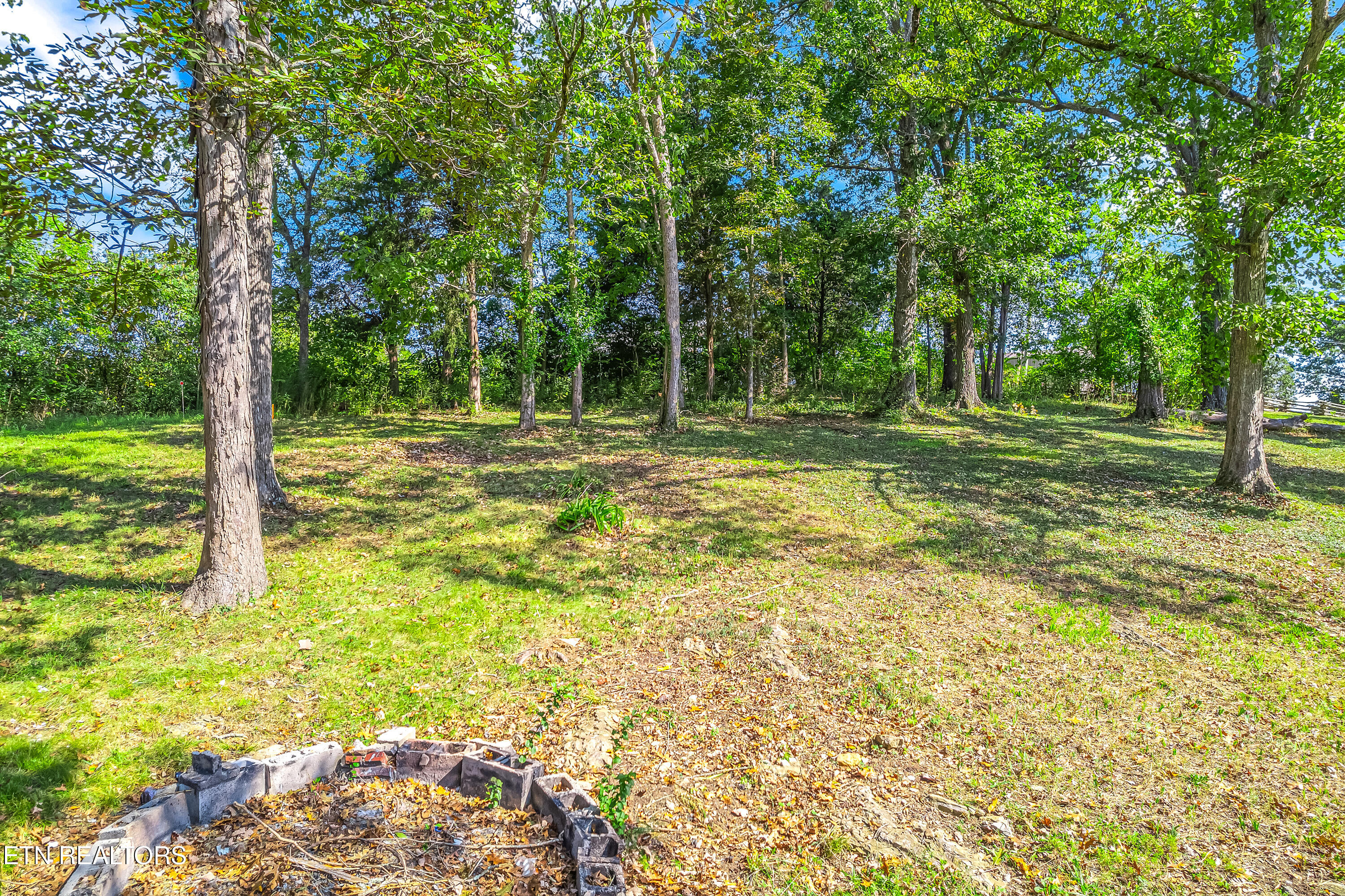 2323 Stock Creek Rd
