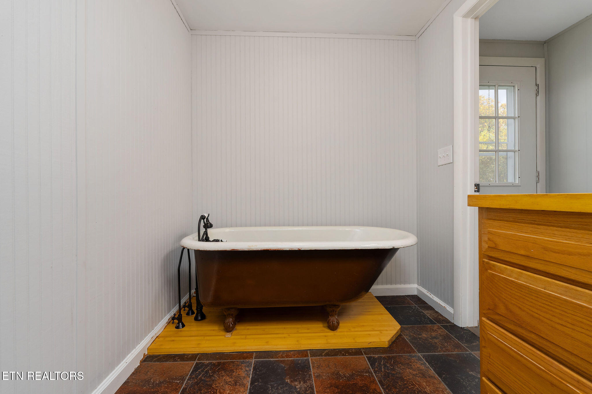 647 Dividing Ridge Rd