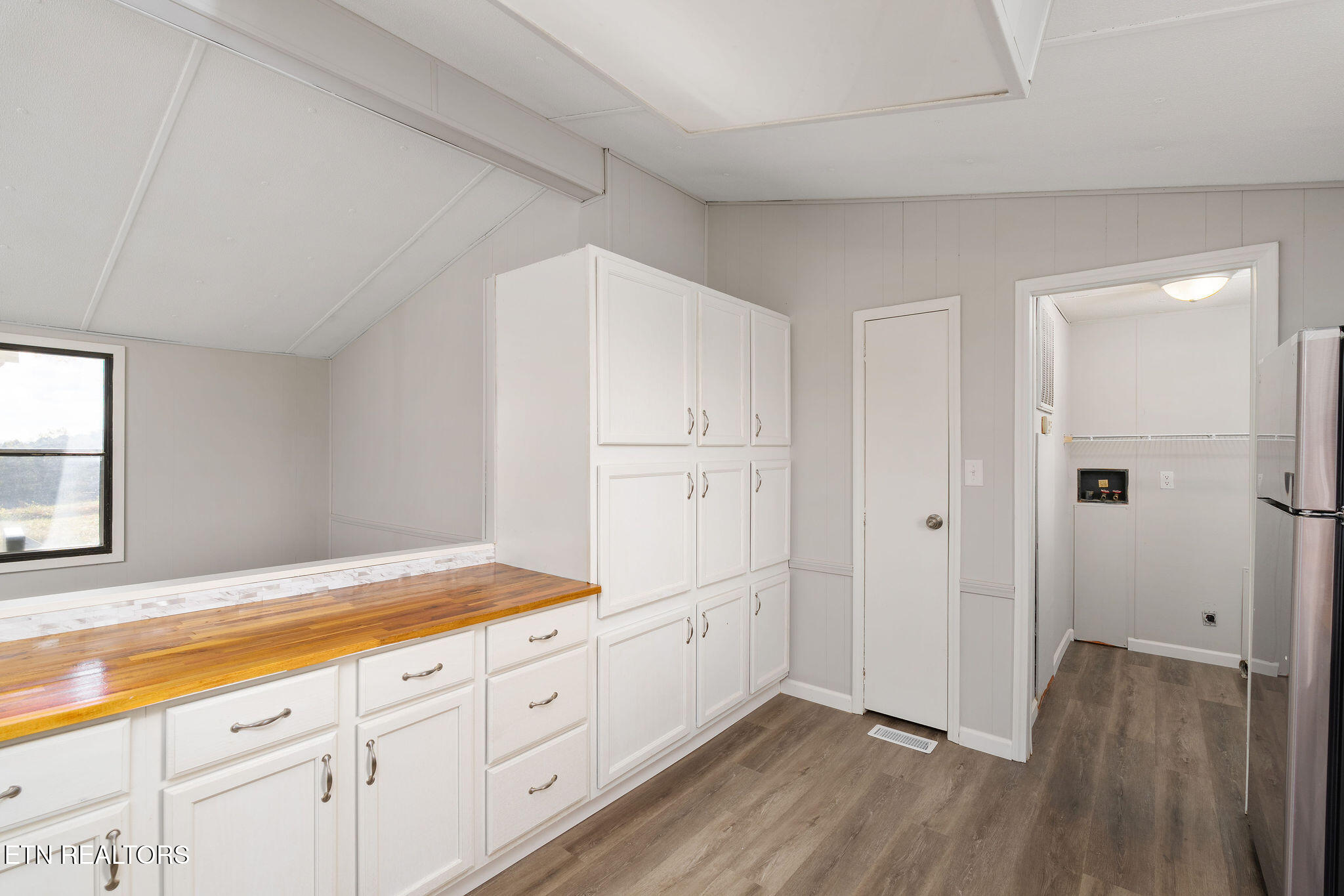 647 Dividing Ridge Rd