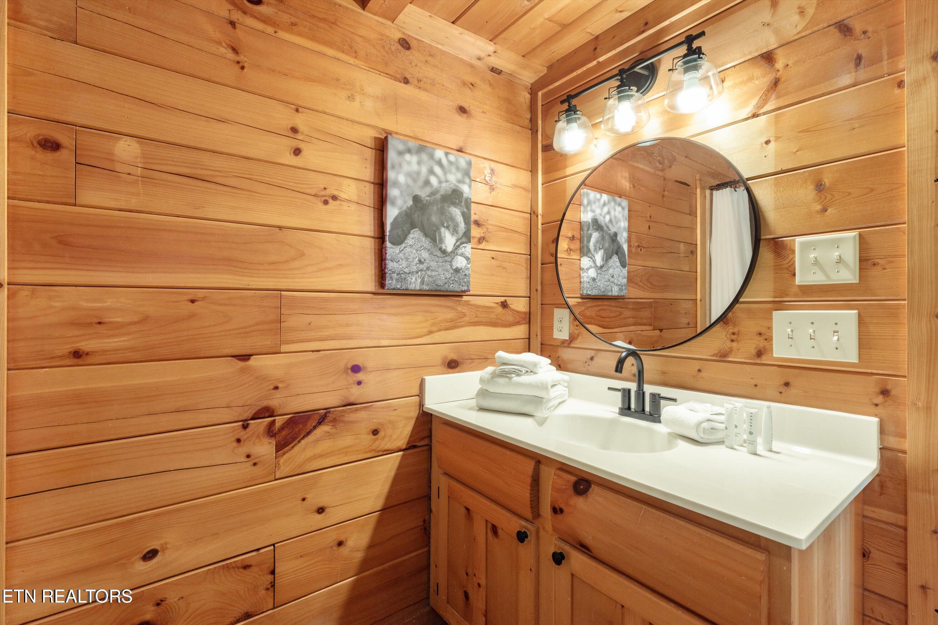 1109 Autumn Path Way