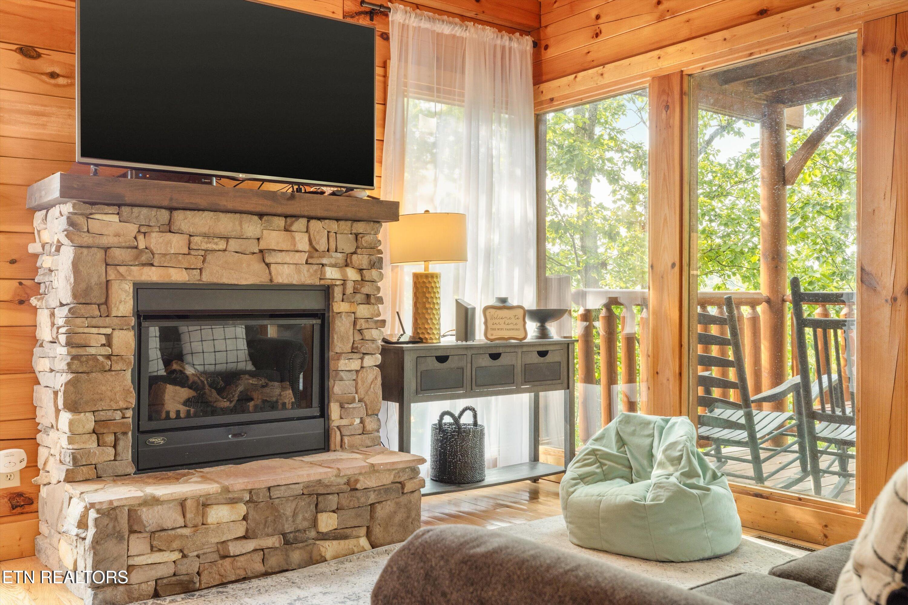 1109 Autumn Path Way