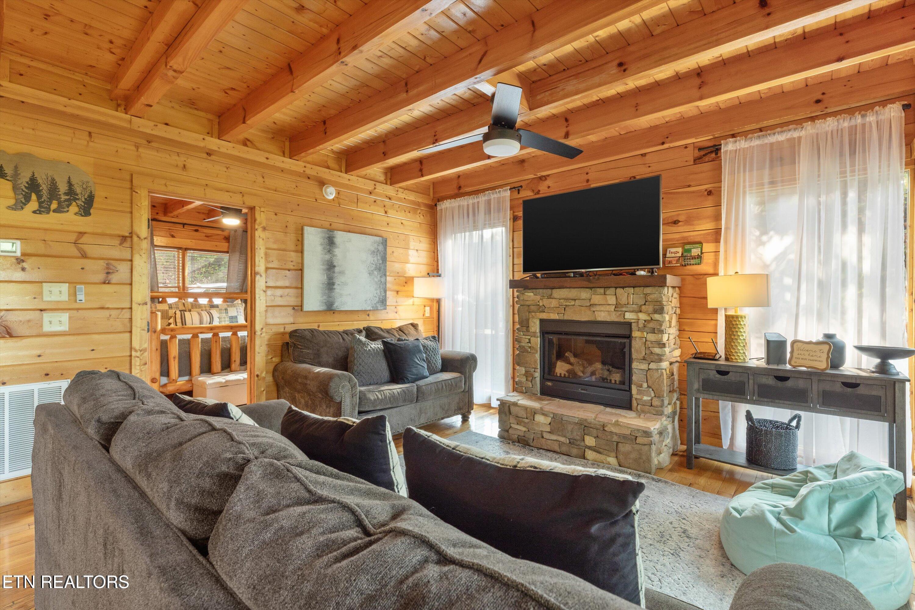 1109 Autumn Path Way