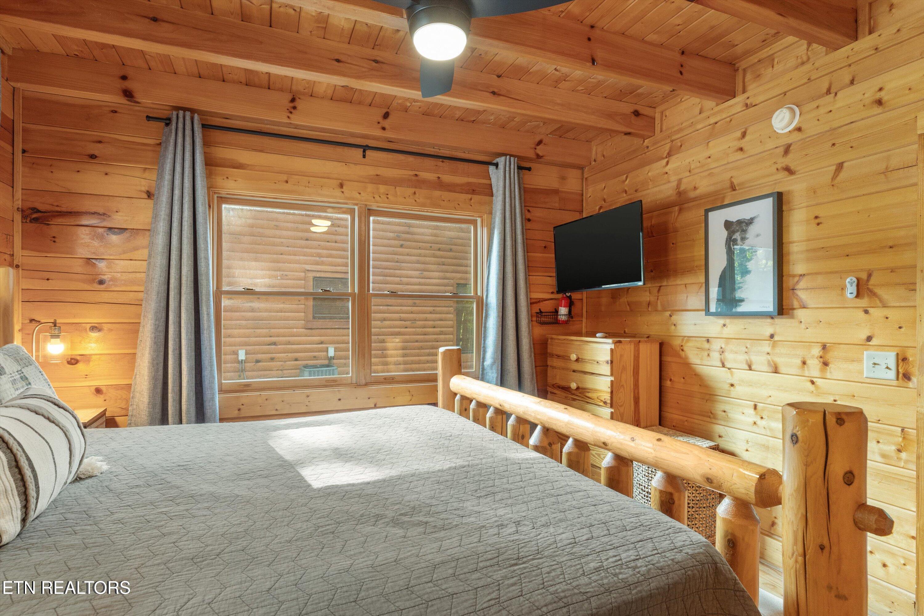 1109 Autumn Path Way