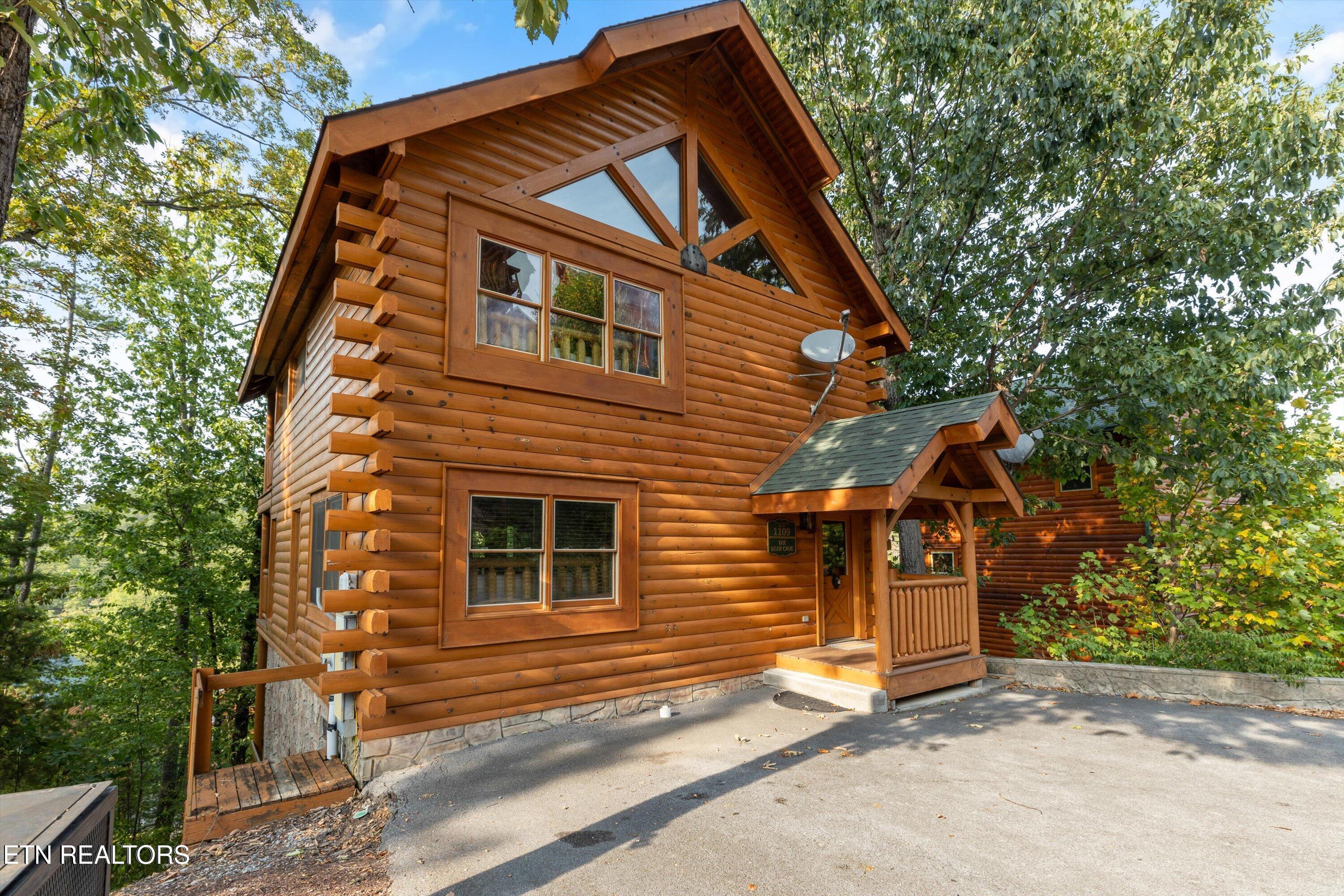 1109 Autumn Path Way