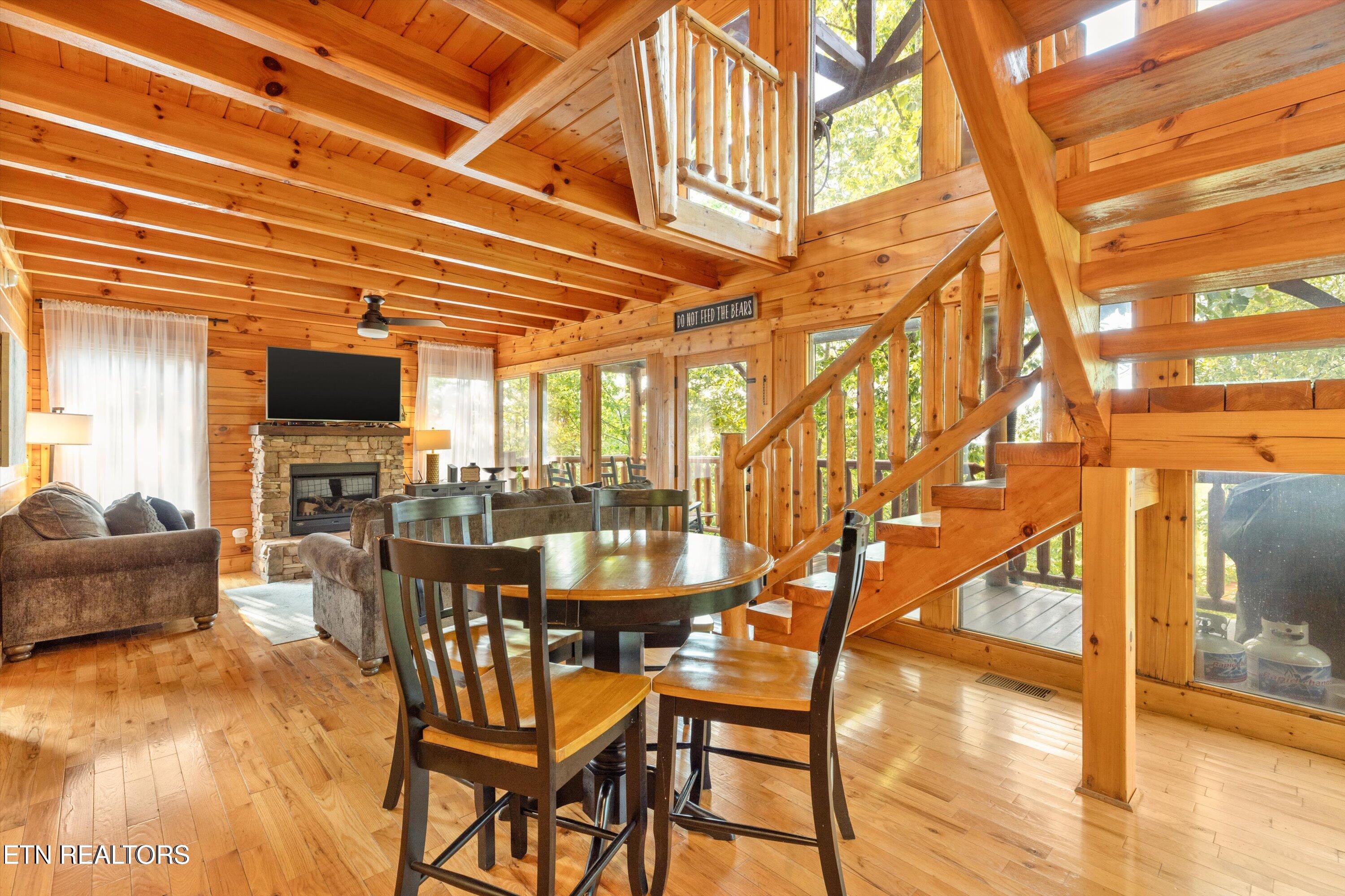 1109 Autumn Path Way