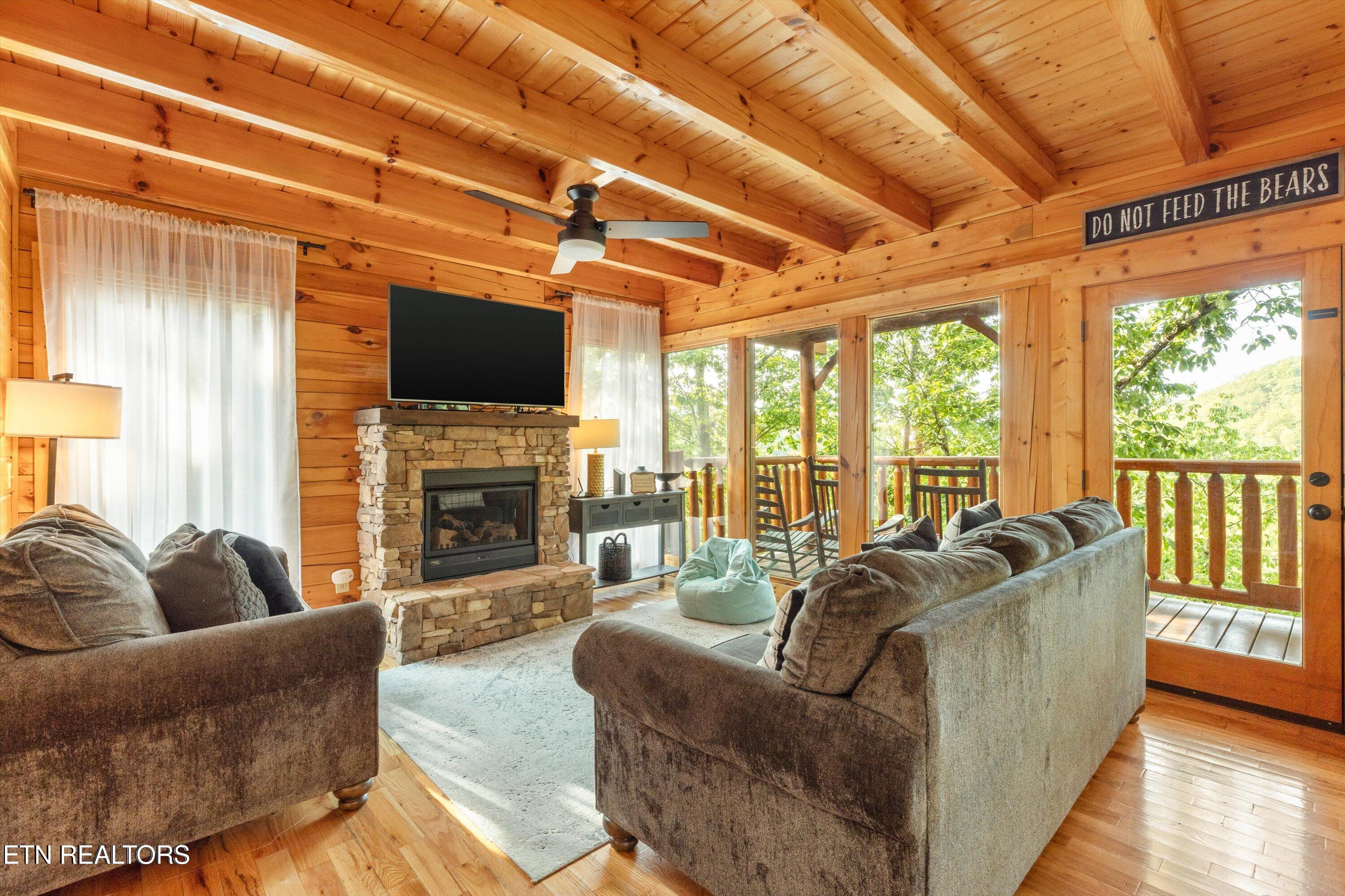 1109 Autumn Path Way