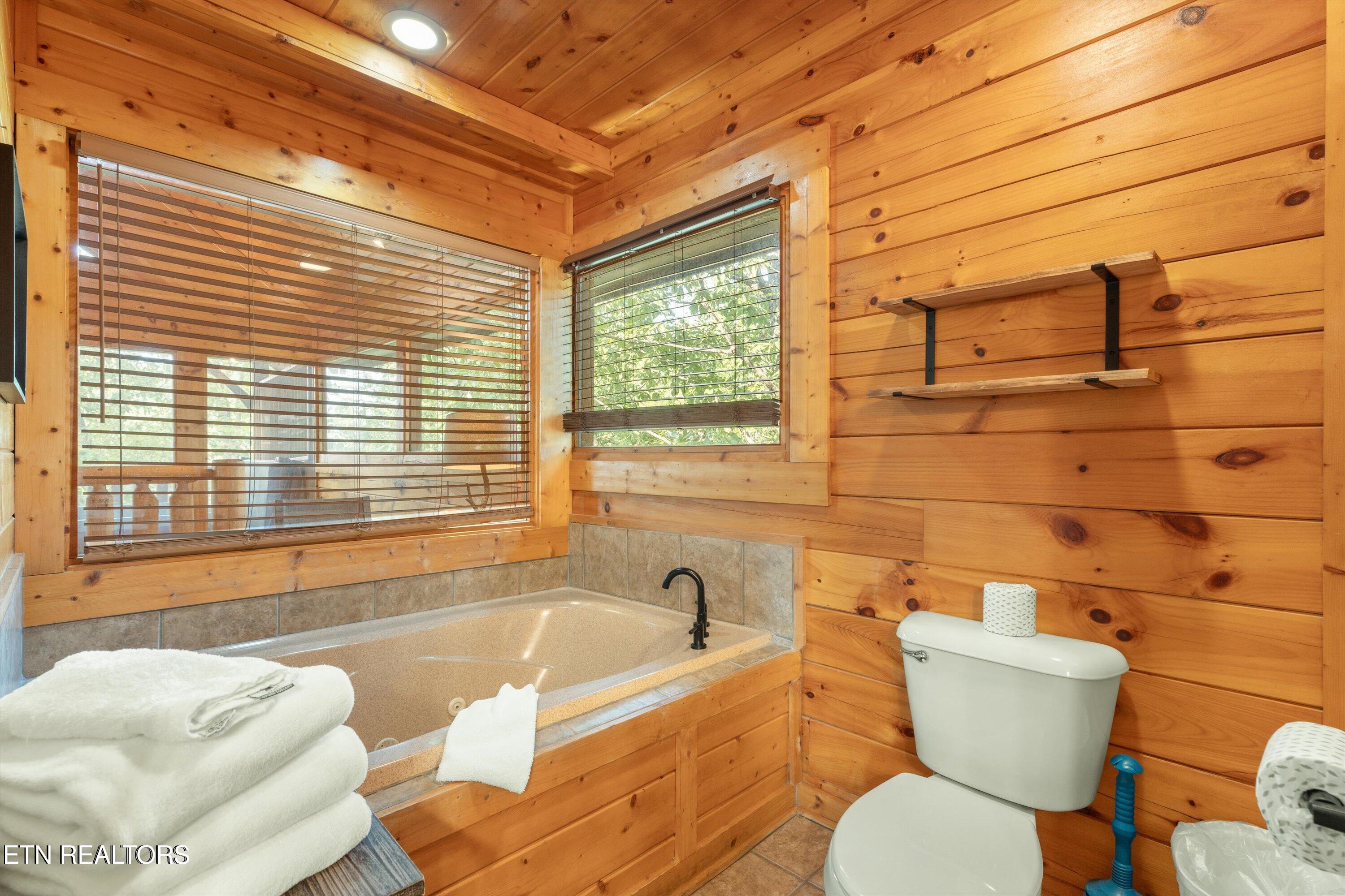 1109 Autumn Path Way