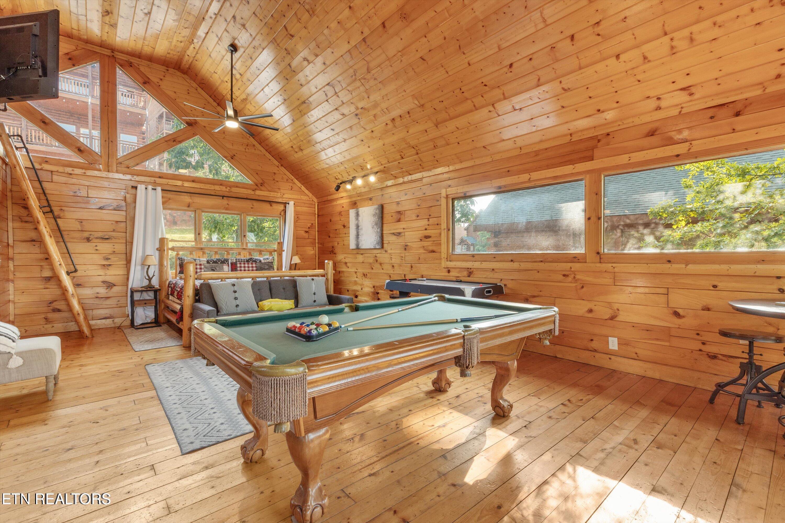 1109 Autumn Path Way